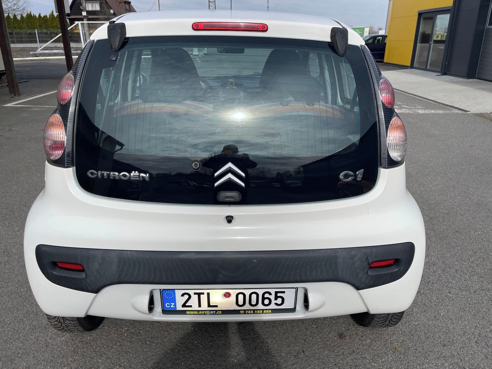 Citroën C1, 1.0i, 50 kw, klima, serviska - fotka 5