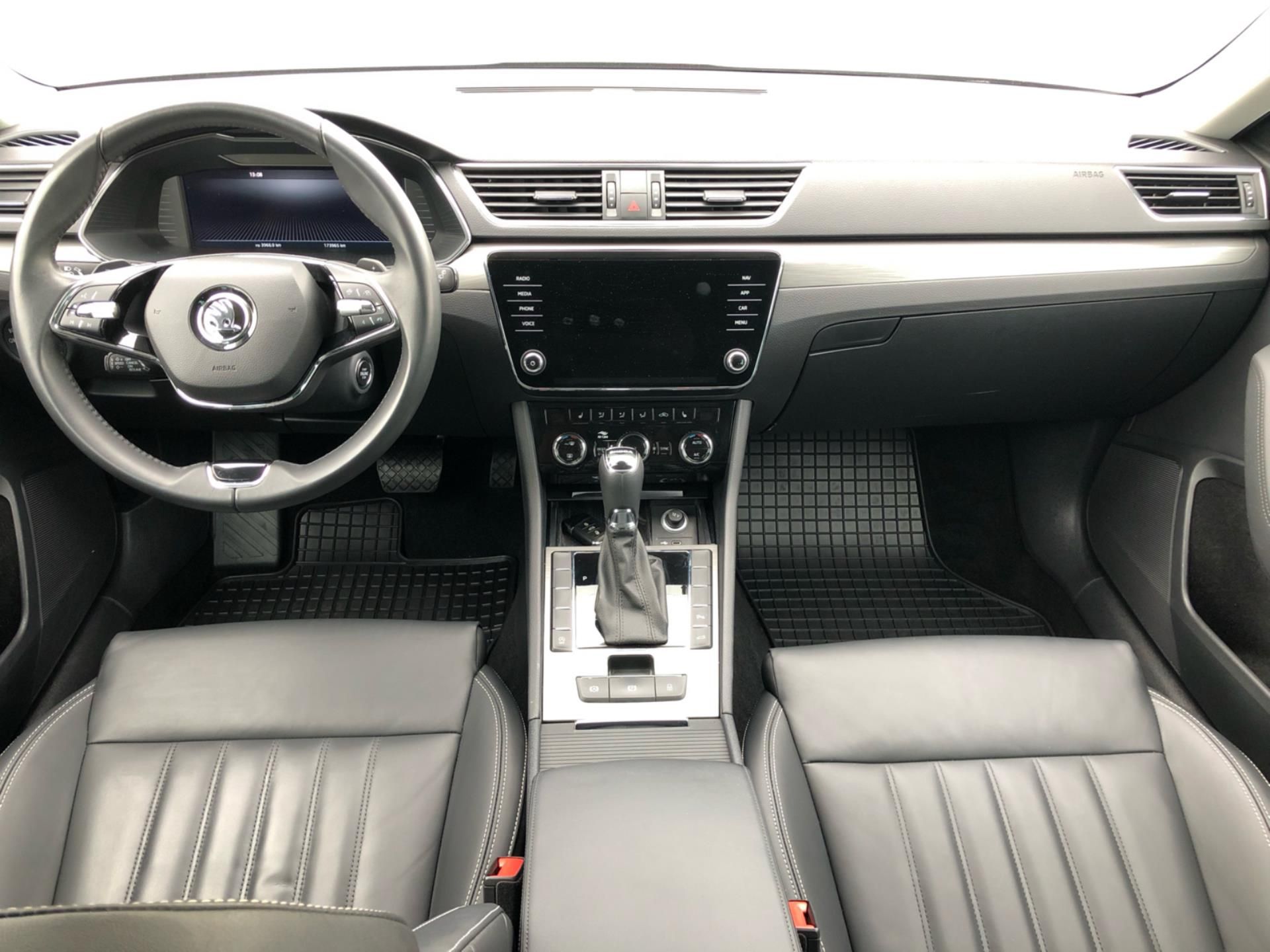 Škoda Superb, COMBI 2.0 TDi DSG 7st. SYTLE - fotka 5