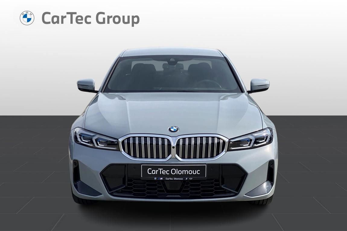 BMW Řada 3, 320d xDrive Sedan - fotka 2