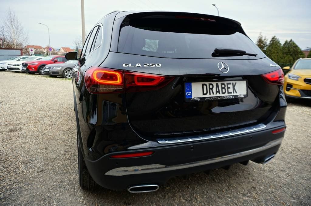 Mercedes-Benz GLA, 4 MATIC 250 165 kW - fotka 6