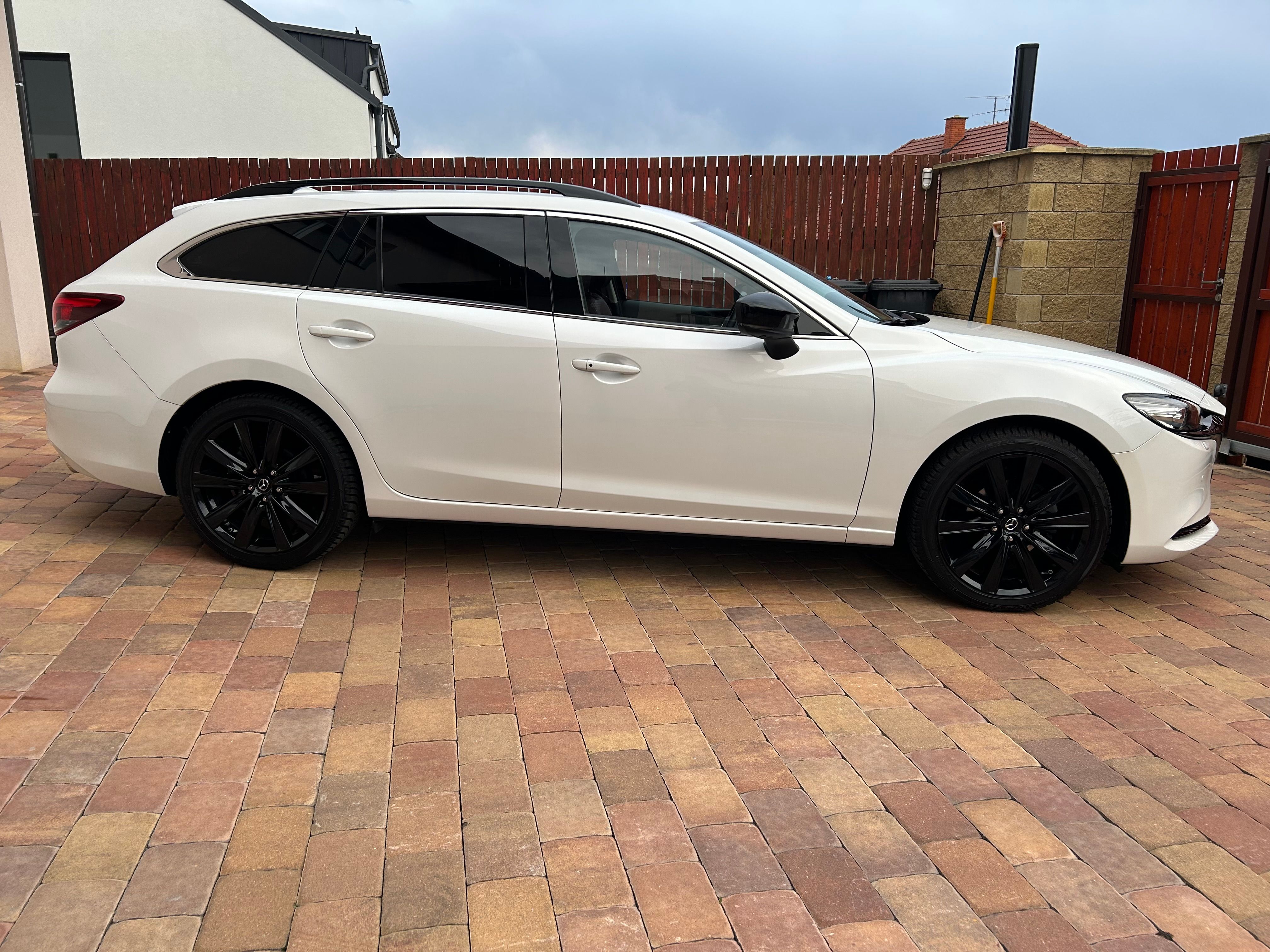 Mazda 6, 2.5 SKYACTIV-G194 HOMURA - fotka 4