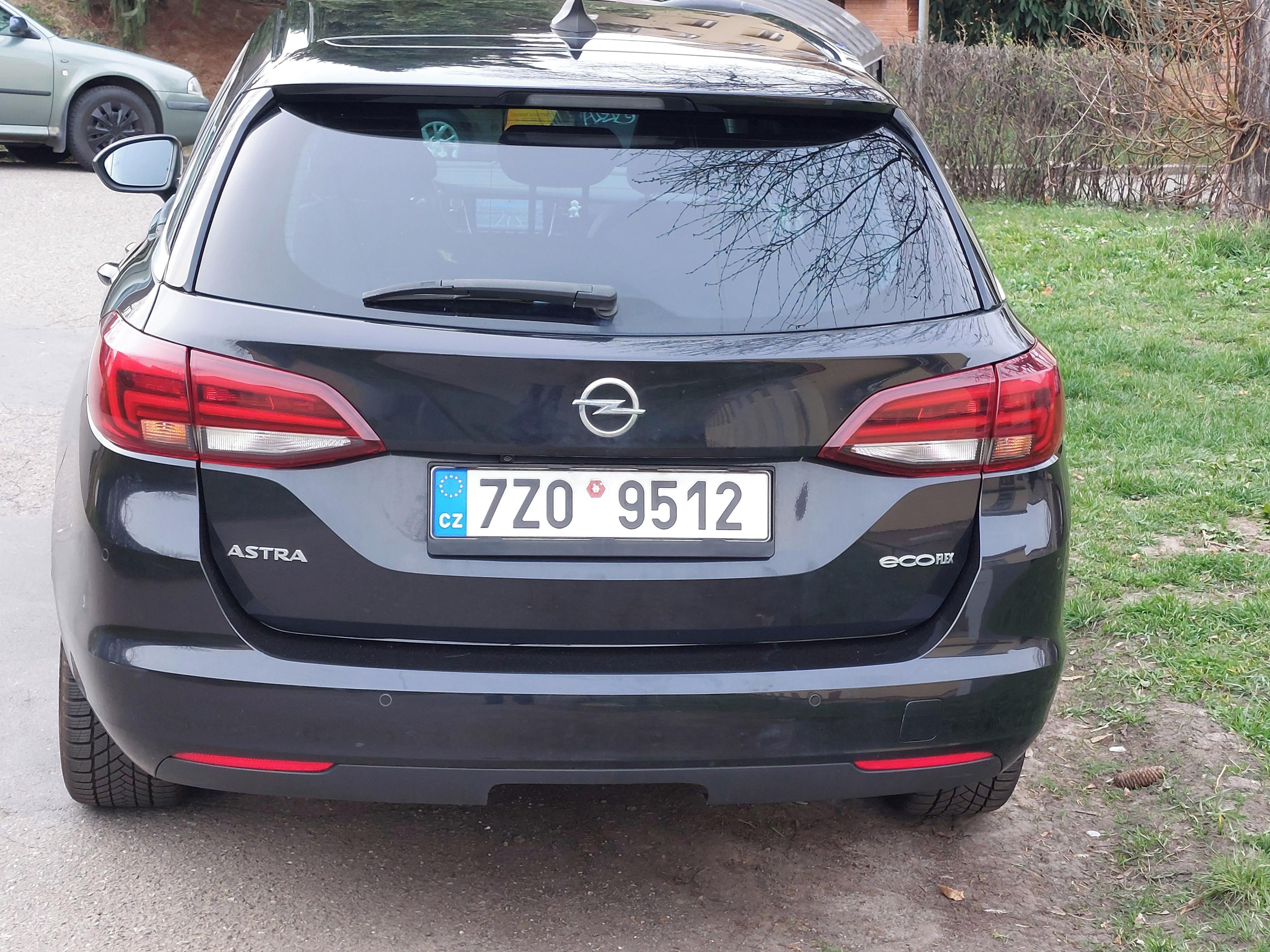 Opel Astra, 1,6 CDTI 81kw - fotka 5