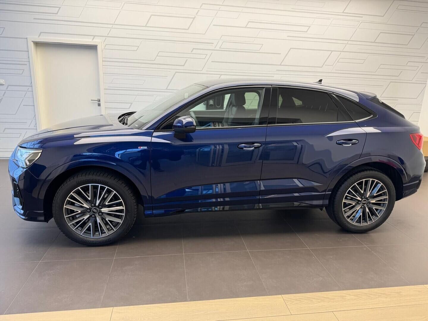 Audi Q3, SB S line quattro 40 TDI 142 k - fotka 4