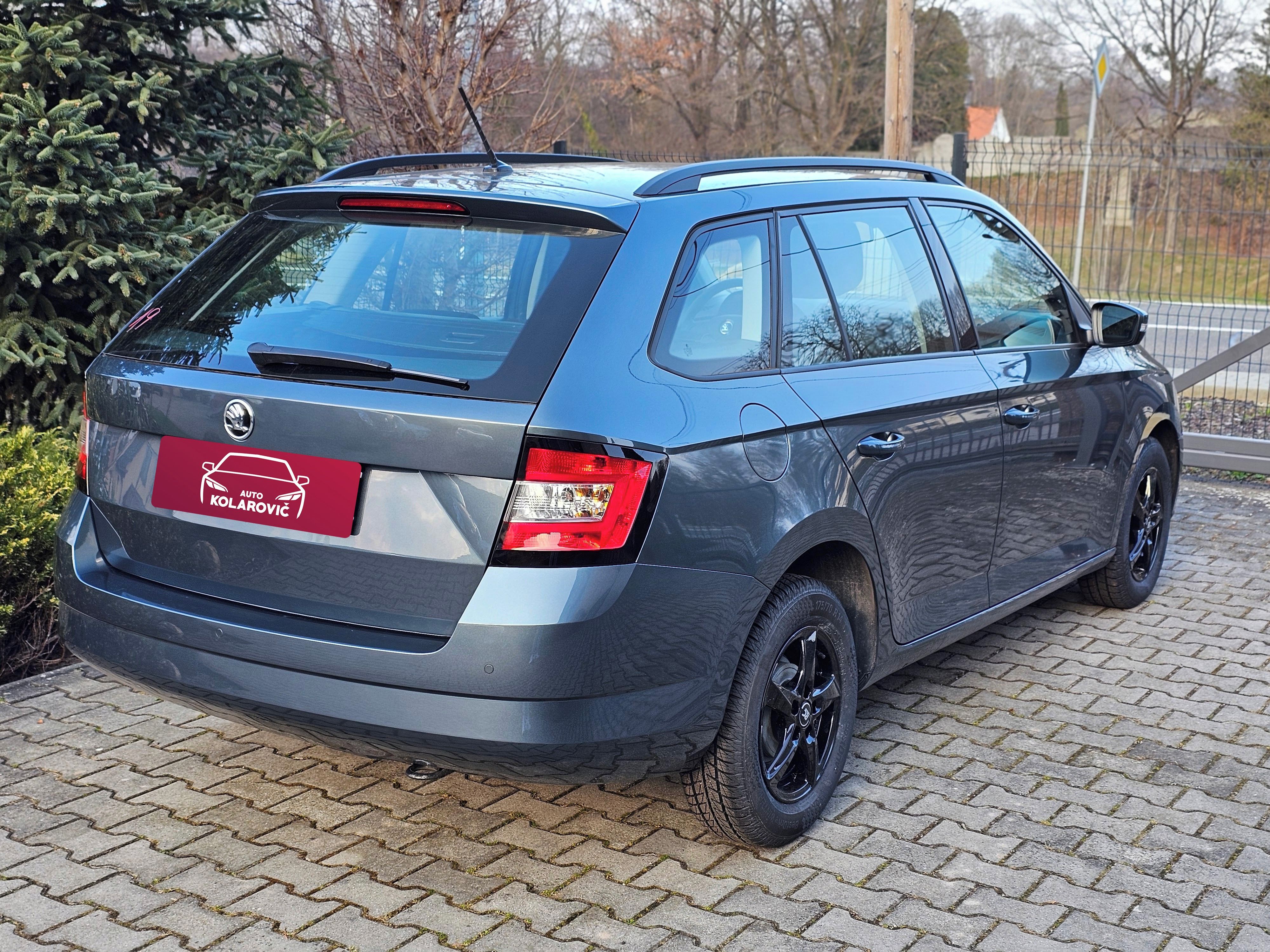 Škoda Fabia, 1.0 MPi Combi Cool Plus - fotka 5