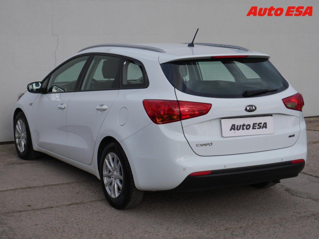 Kia Cee´d, 1.6 CRDi,ČR,AC,tempo - fotka 4