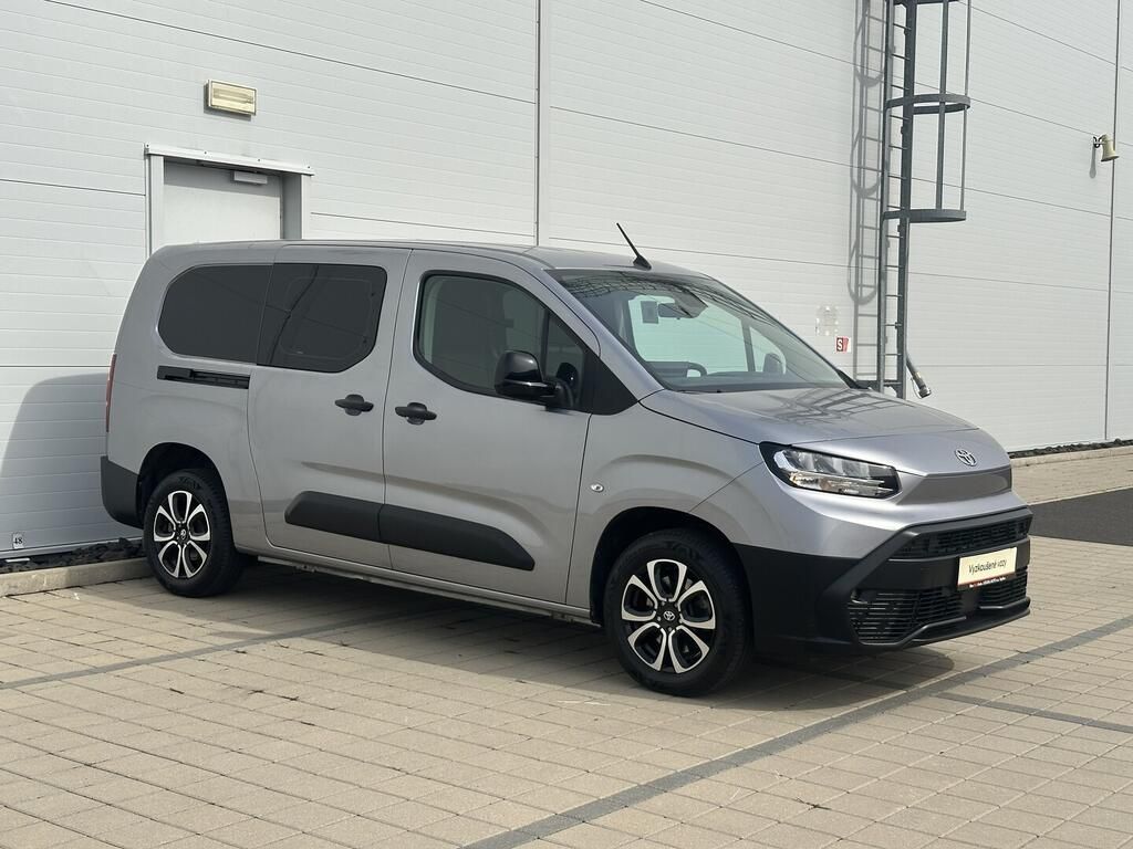 Toyota Proace City, LWB Crewcab 1.5 D-4D 96 kW - fotka 3
