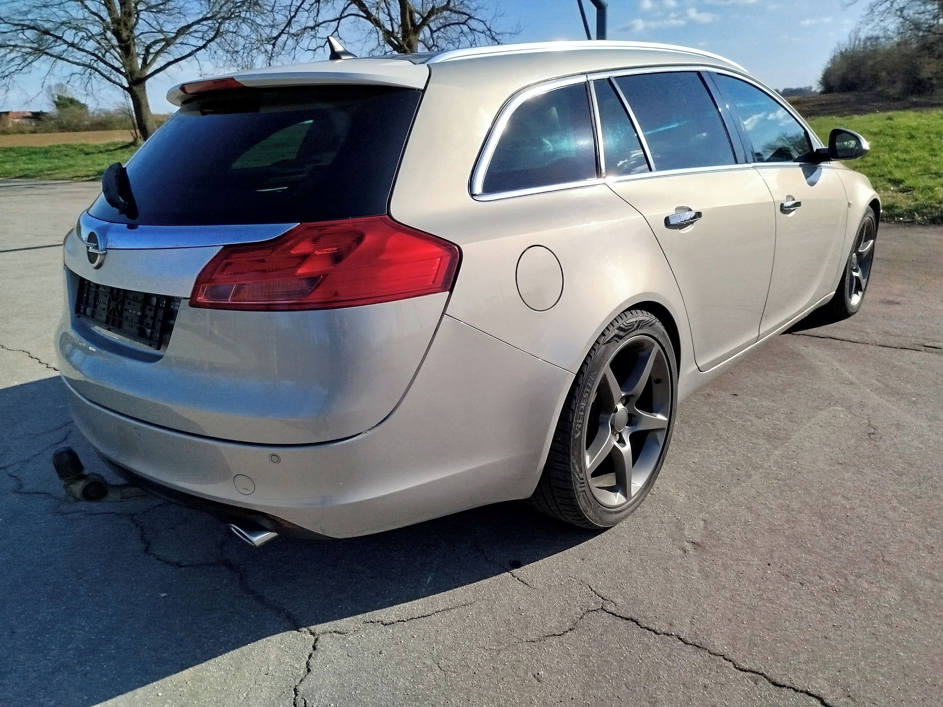 Opel Insignia, V6 2.8 benz Turbo Kuze Automat - fotka 4