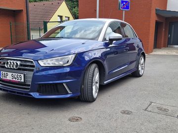 Audi S1