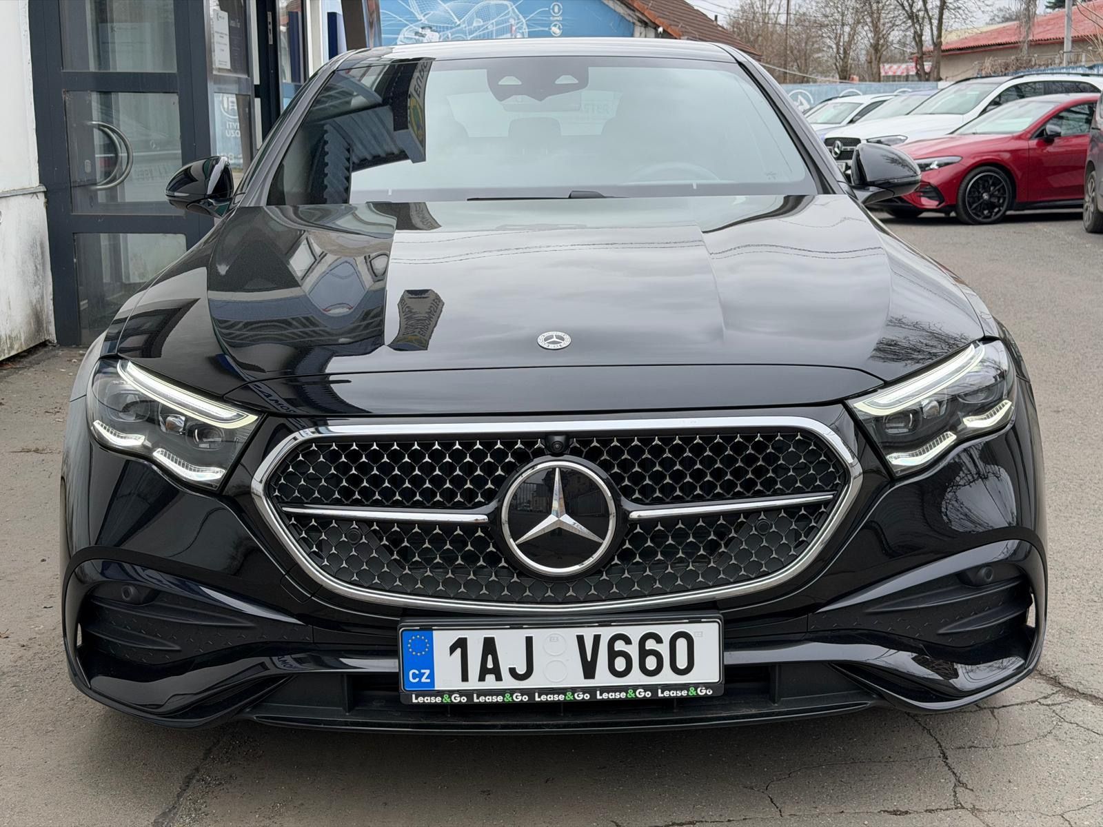 Mercedes-Benz Třídy E, 220d 4Matic AMG CZ 1.Maj - fotka 2