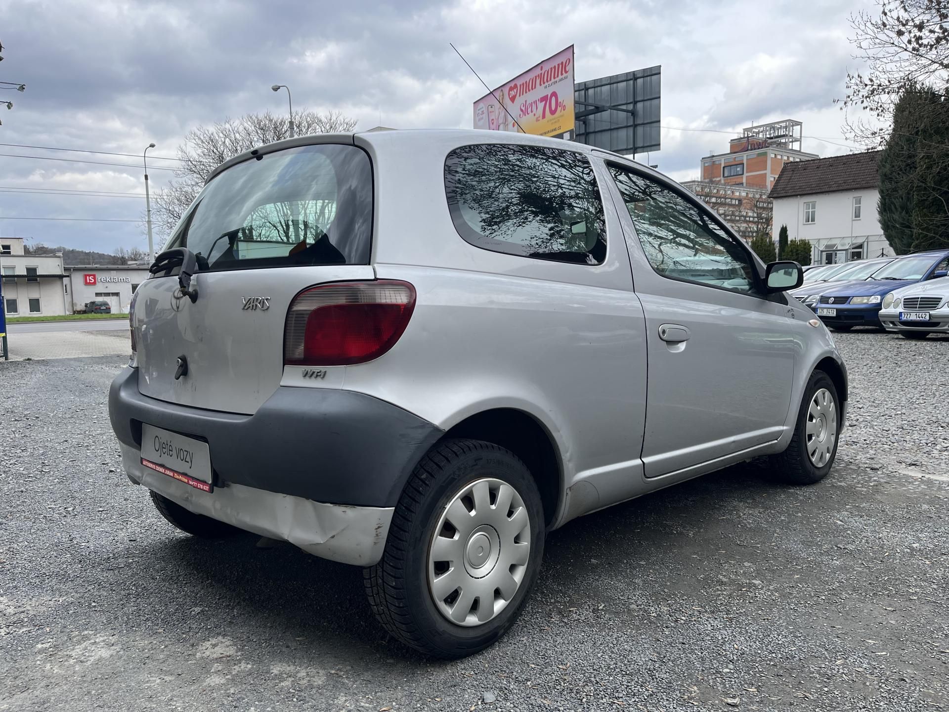 Toyota Yaris, 1,0 VVTi 50Kw - fotka 5