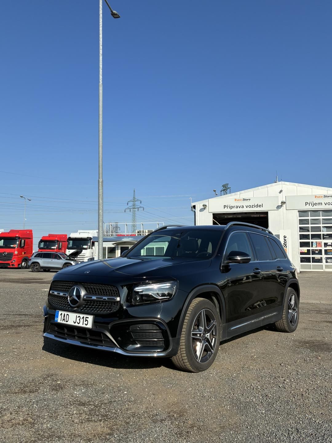 Mercedes-Benz GLB, 200d 4MATIC - fotka 3
