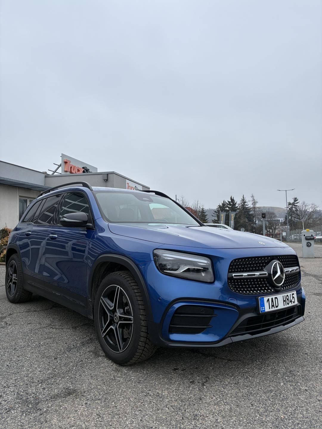 Mercedes-Benz GLB, 200d 4MATIC - fotka 2