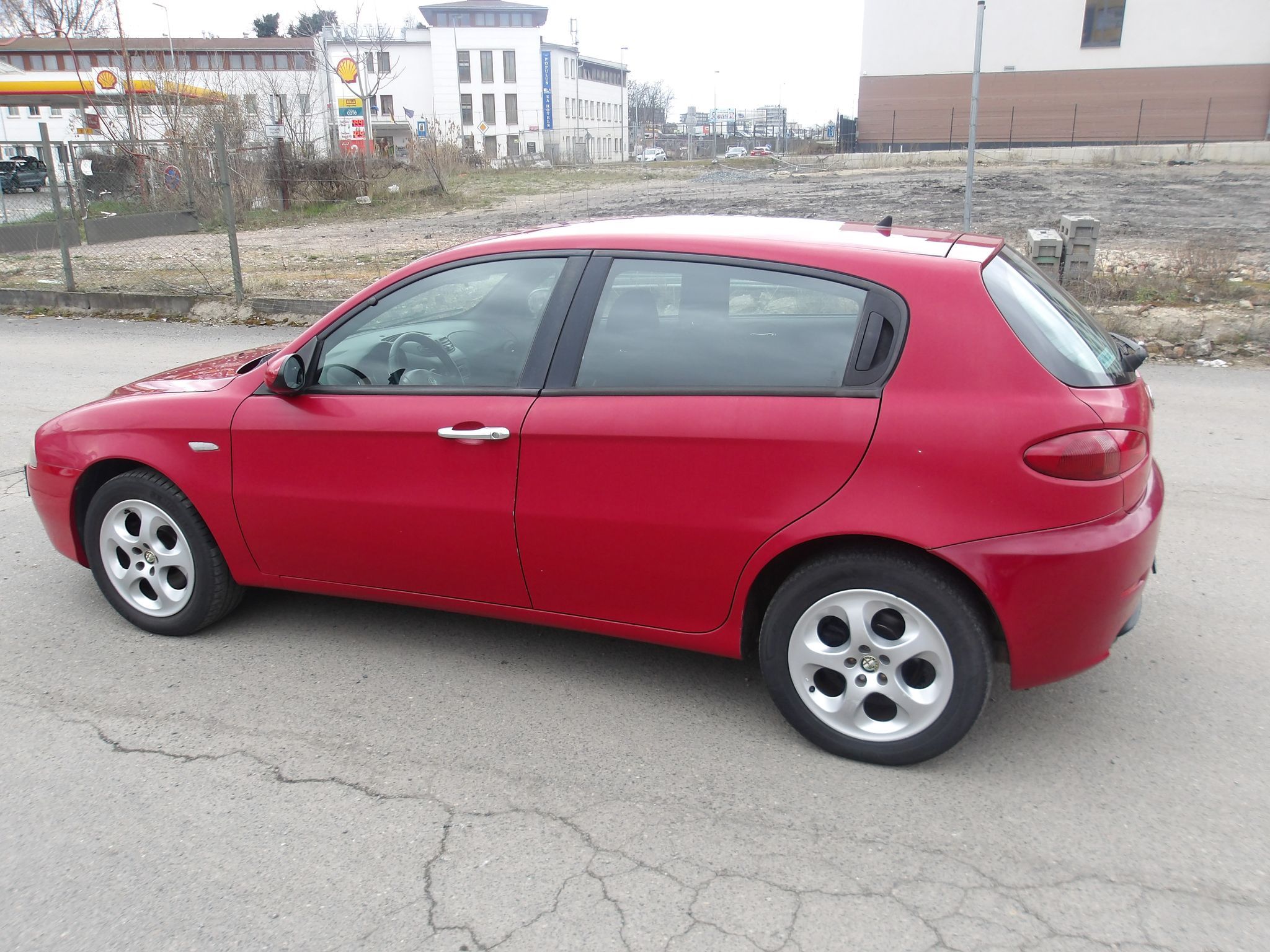 Alfa Romeo 147, 1,6i 77kW LPG - fotka 4