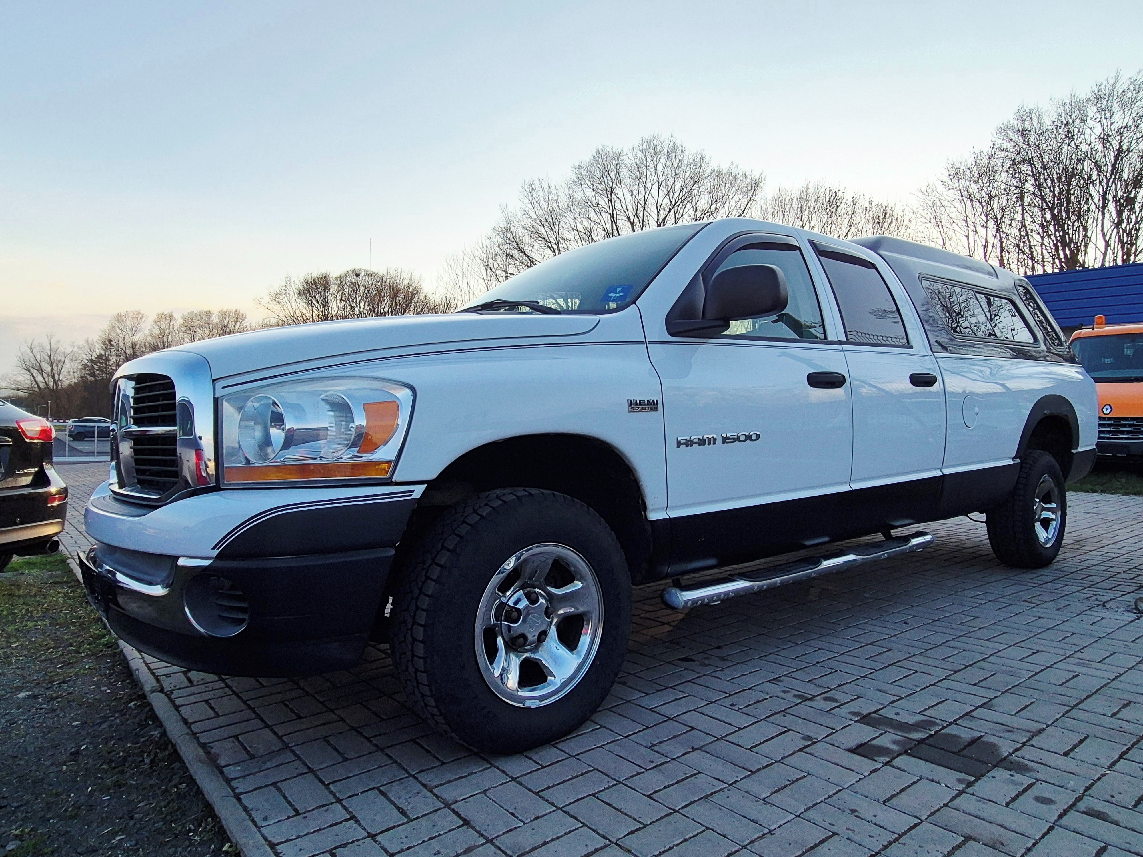 Dodge Ram 1500, 5.7 HEMI - fotka 4