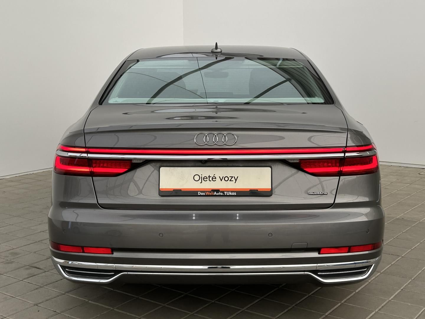 Audi A8, 3.0TDI 210kW 4x4  Elegance - fotka 5