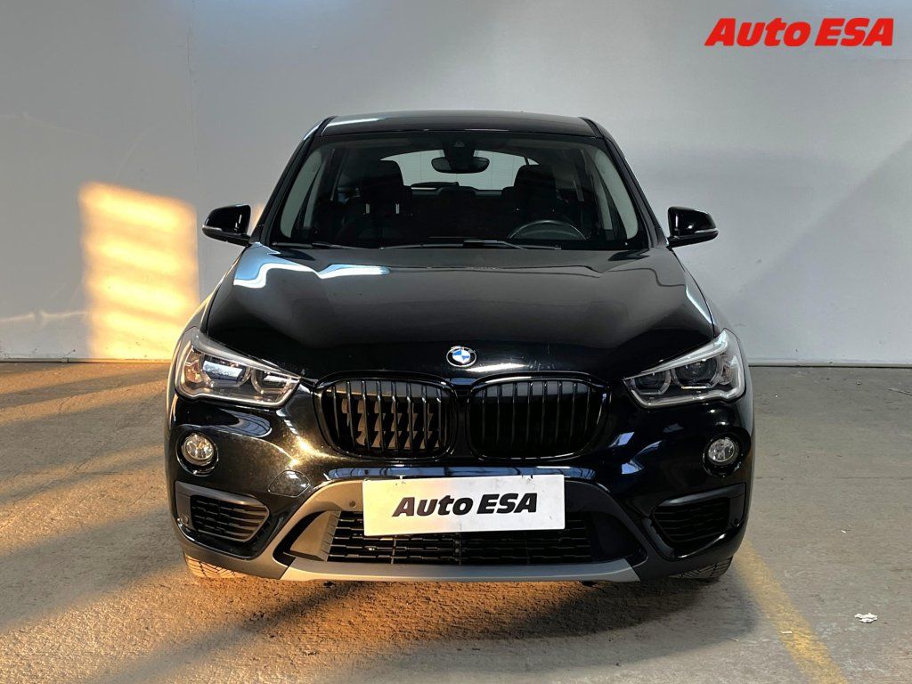 BMW X1, 1.8i,Klima - fotka 2