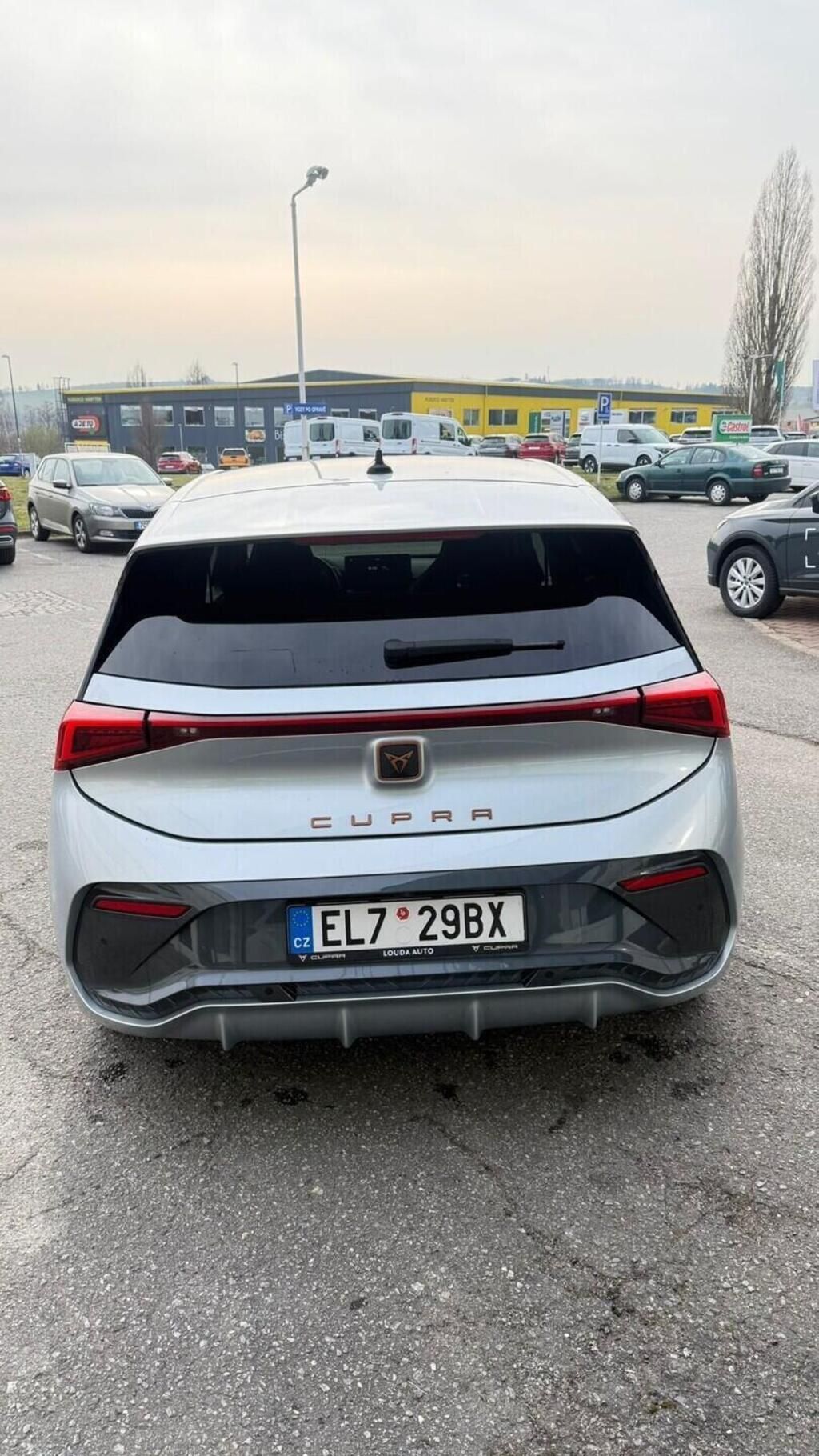 Cupra Born, e-Boost 77 kWh / 231k 170 kW - fotka 5