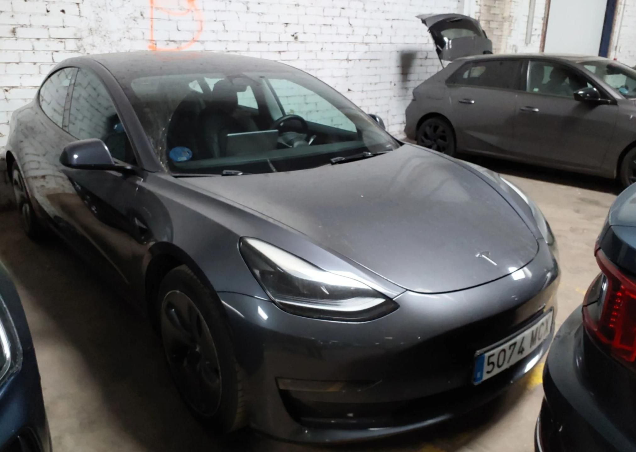Tesla Model 3, AWD Long Range 2023 AMD Ryzen