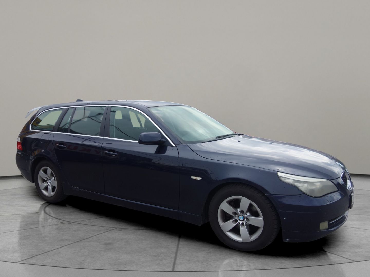 BMW Řada 5, 530d PĚKNÝ !!! SERV.KNIHA ! - fotka 6