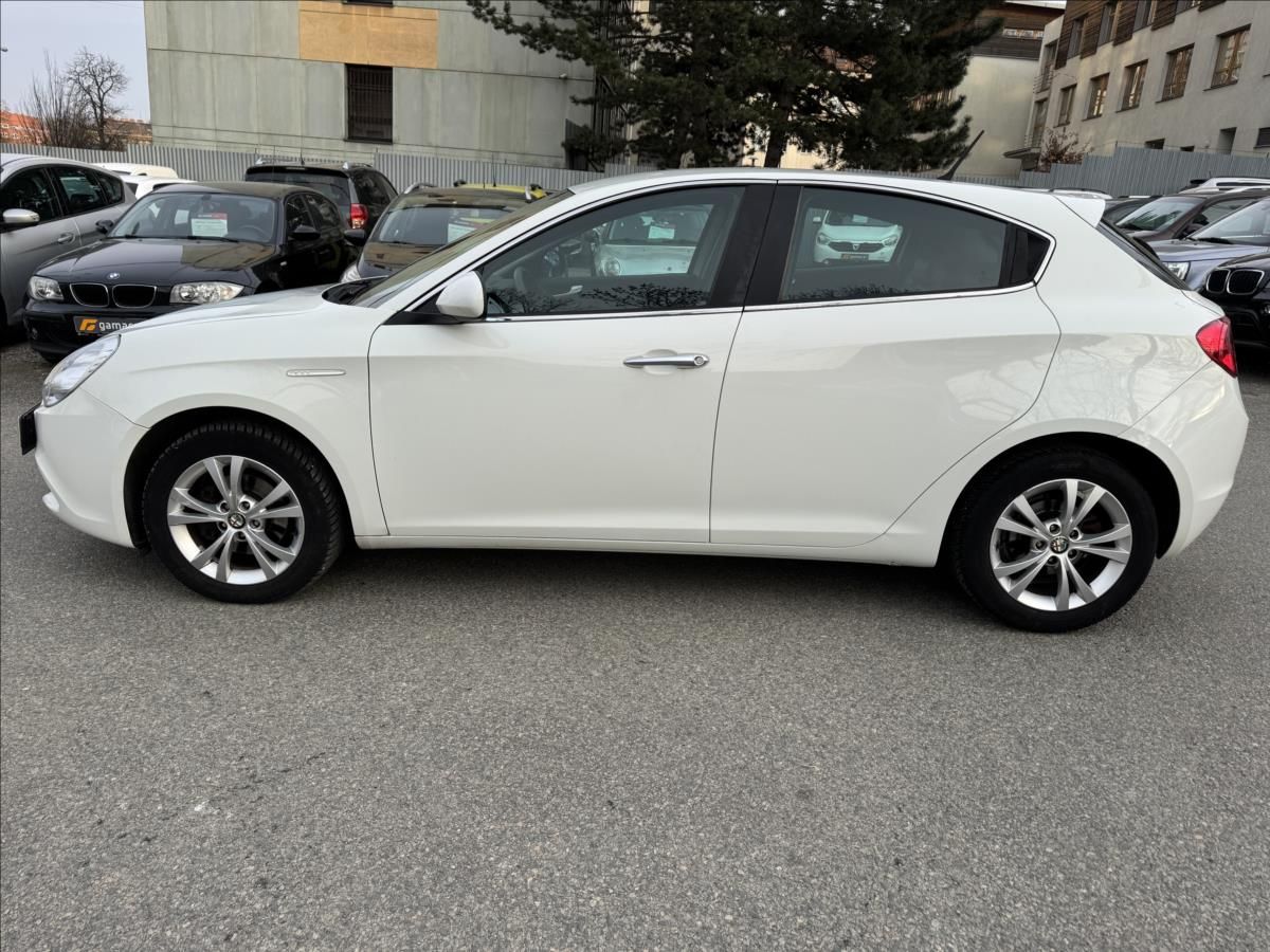 Alfa Romeo Giulietta, 1,4 NOVÉ ROZVODY.! - fotka 5
