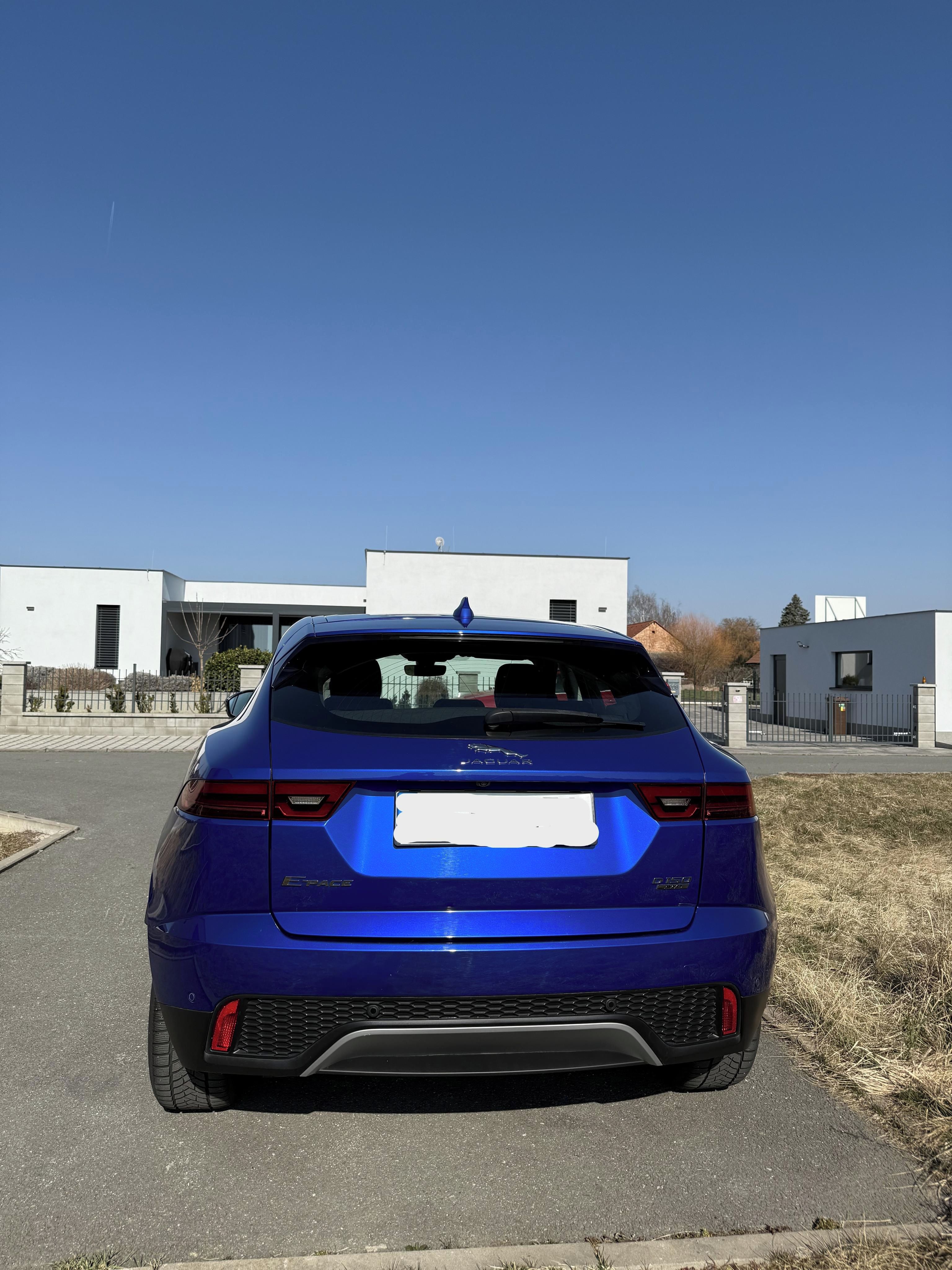 Jaguar E-Pace, 2,0 D 150 AWD, LED,4X4,AUT - fotka 4