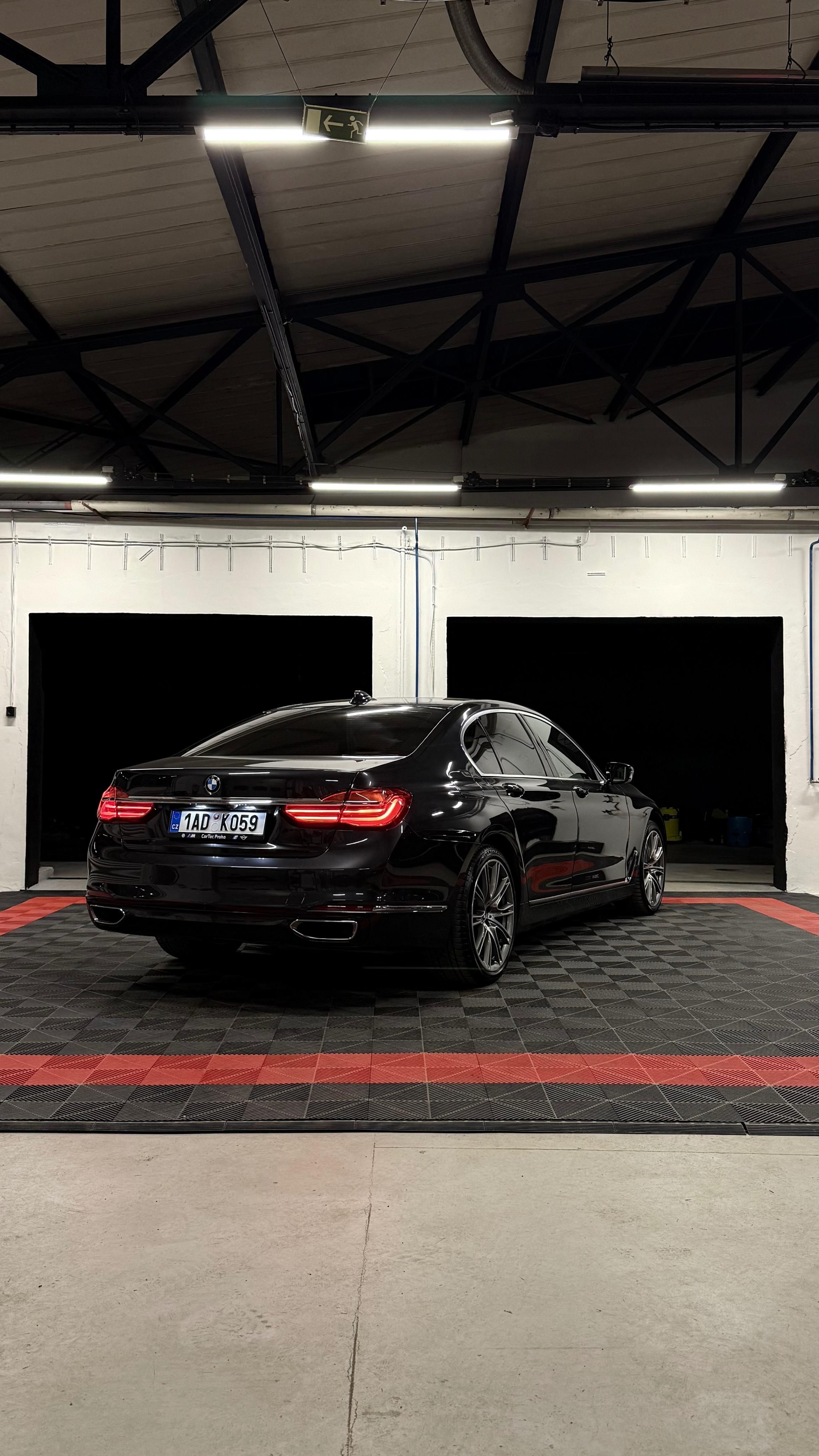 BMW Řada 7, plná výbava, masáž,Laser - fotka 6