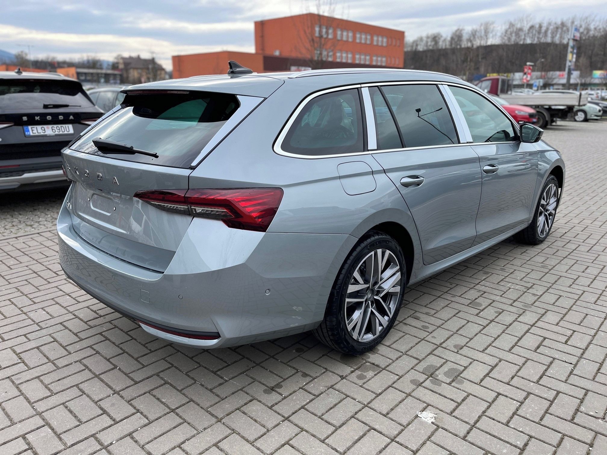 Škoda Octavia, Combi 130 Prem. TDI 110 kW DSG - fotka 5