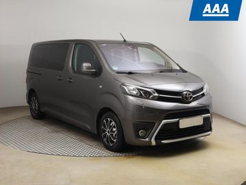 2.0 D-4D, Family, 8 míst, L1