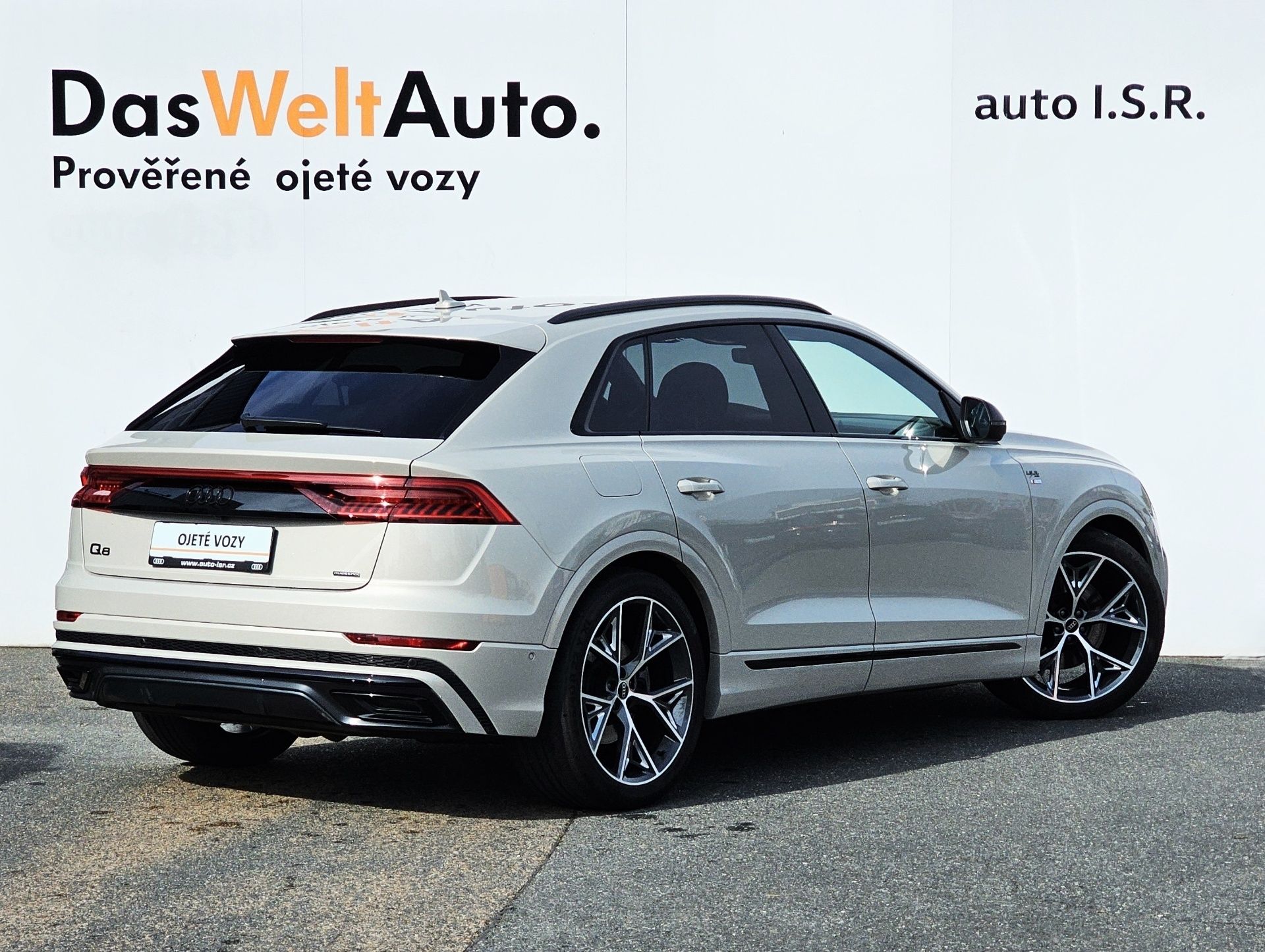 Audi Q8, S-LINE 55 TFSI 250 kW Quattro - fotka 2