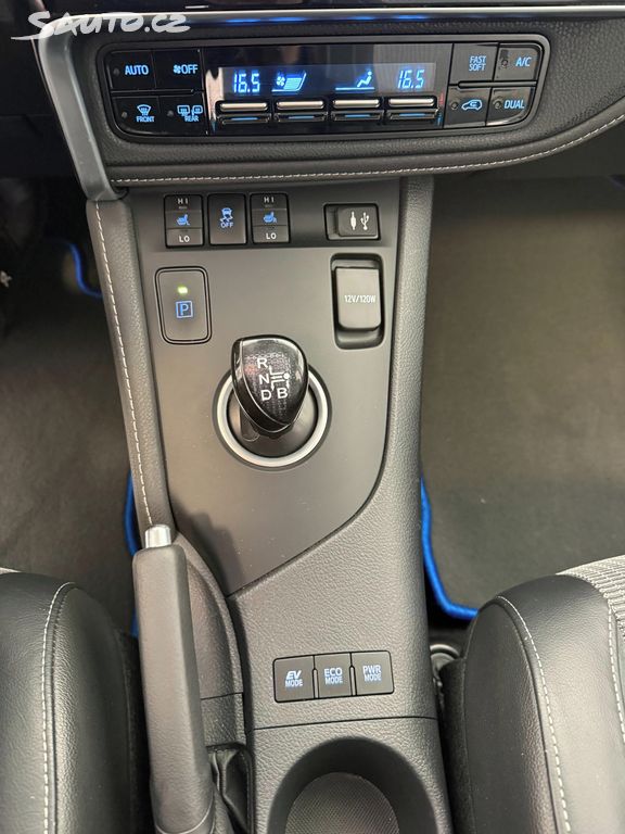 Toyota Auris, fotka 18