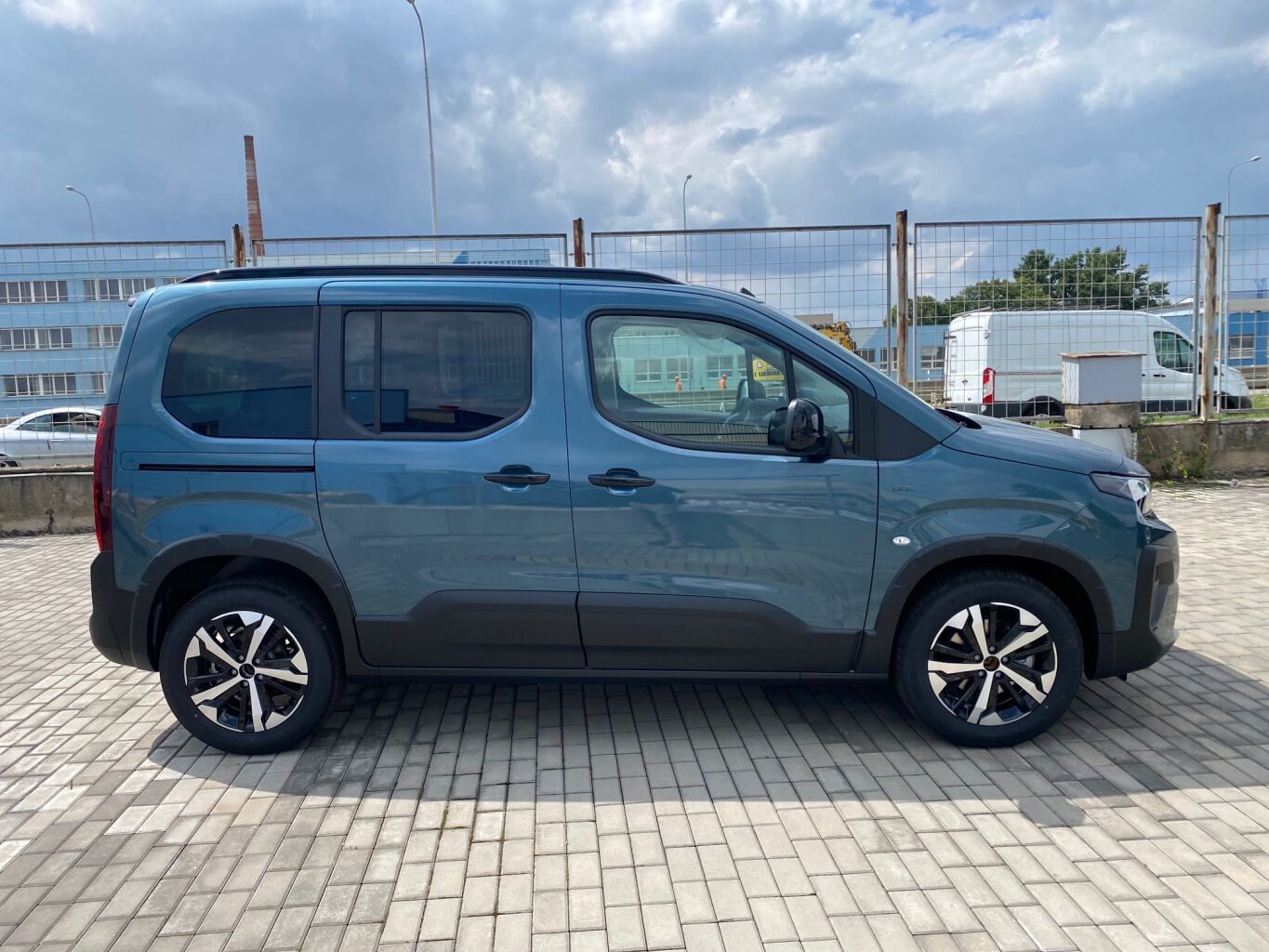 Peugeot Rifter, GT BlueHdi 130 EAT8 - 7054 - fotka 3