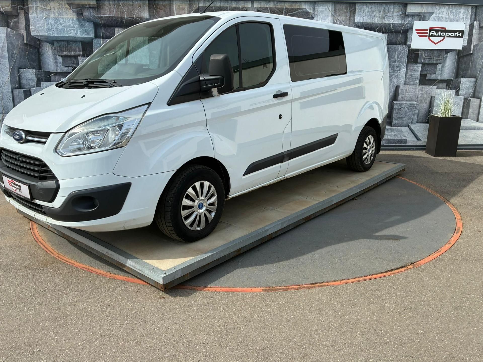 Ford Transit Custom, 2.2TDCi, 92KW, 6 MÍST - fotka 3