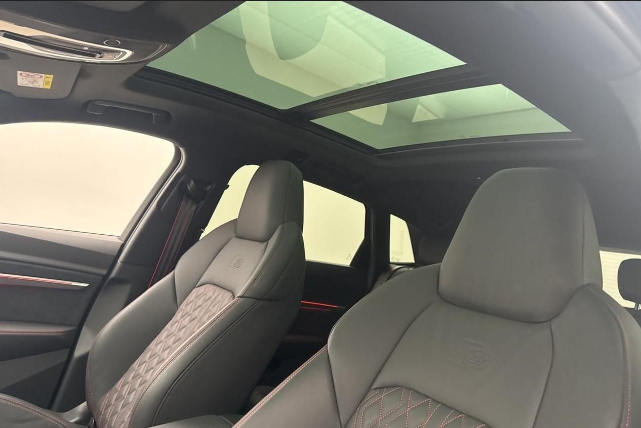 Audi SQ8, e-tron quattro Tažné Pano 360k - fotka 6
