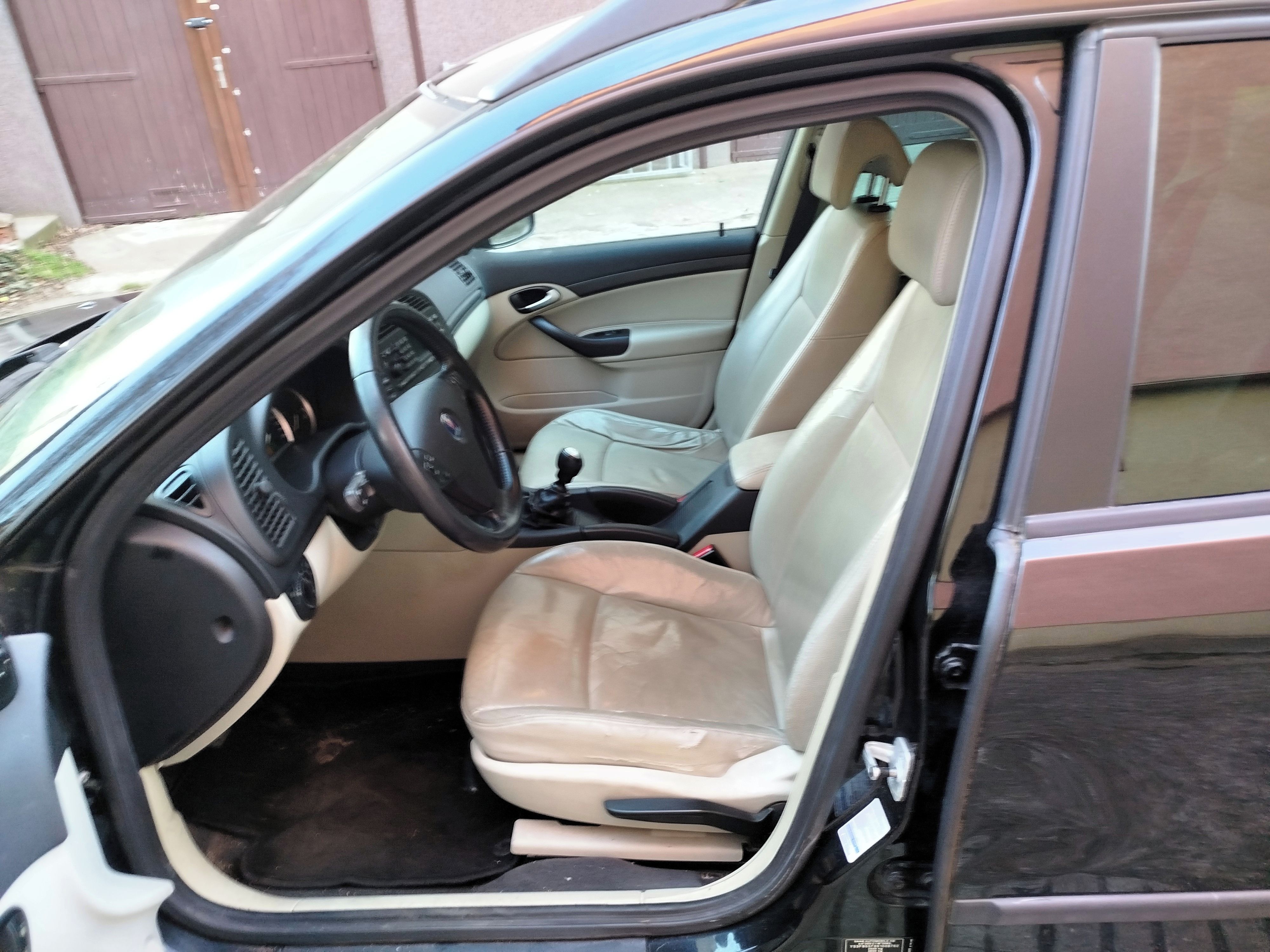 Saab 9-3, Saab 9-3 2.0 t - fotka 5