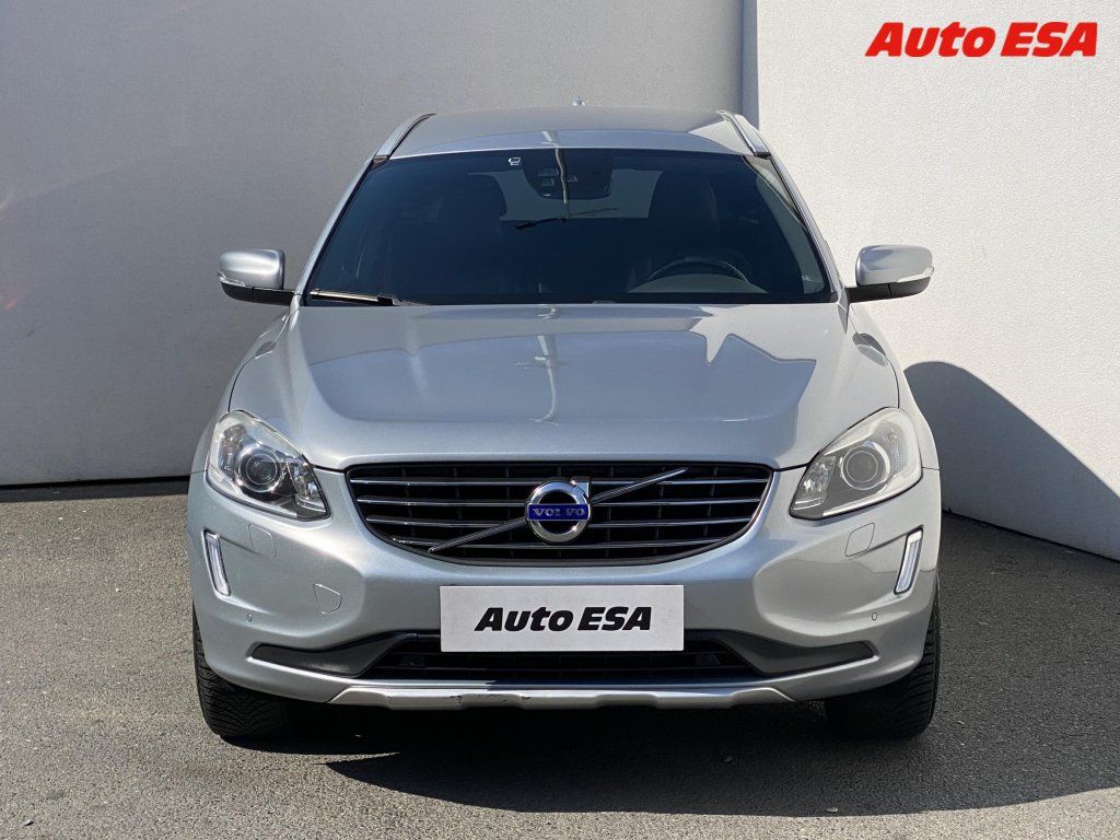Volvo XC60, 2.4 D5 4x4,AT - fotka 2