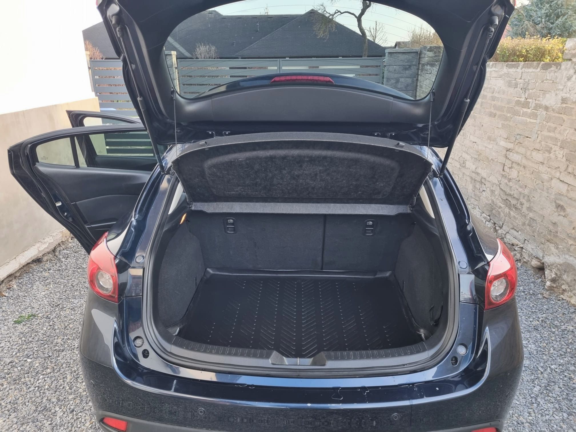 Mazda 3, Mazda 2.0 D 110 kW - fotka 5