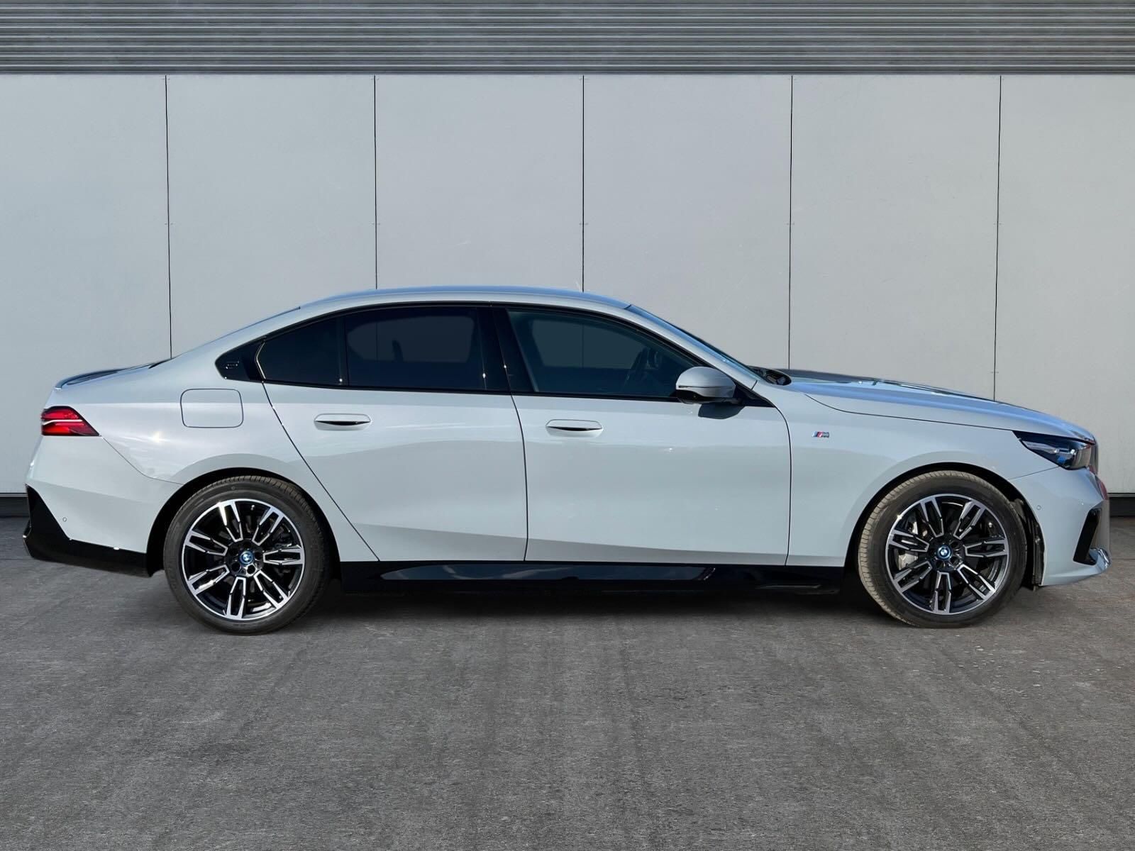 BMW Řada 5, 550e 360kW M-SPORT KŮŽE CZ DPH - fotka 6