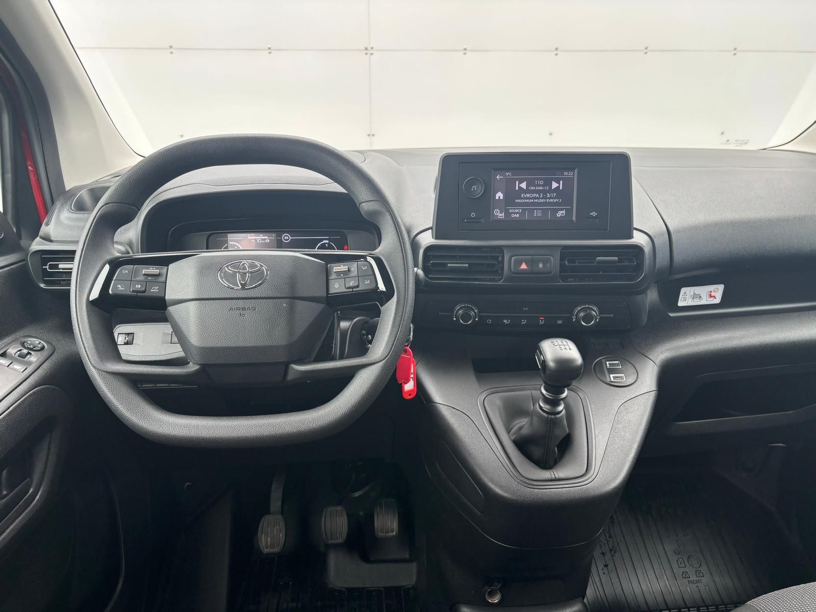 Toyota Proace City, 1.5 D-4D Extra CrewCab Active - fotka 5
