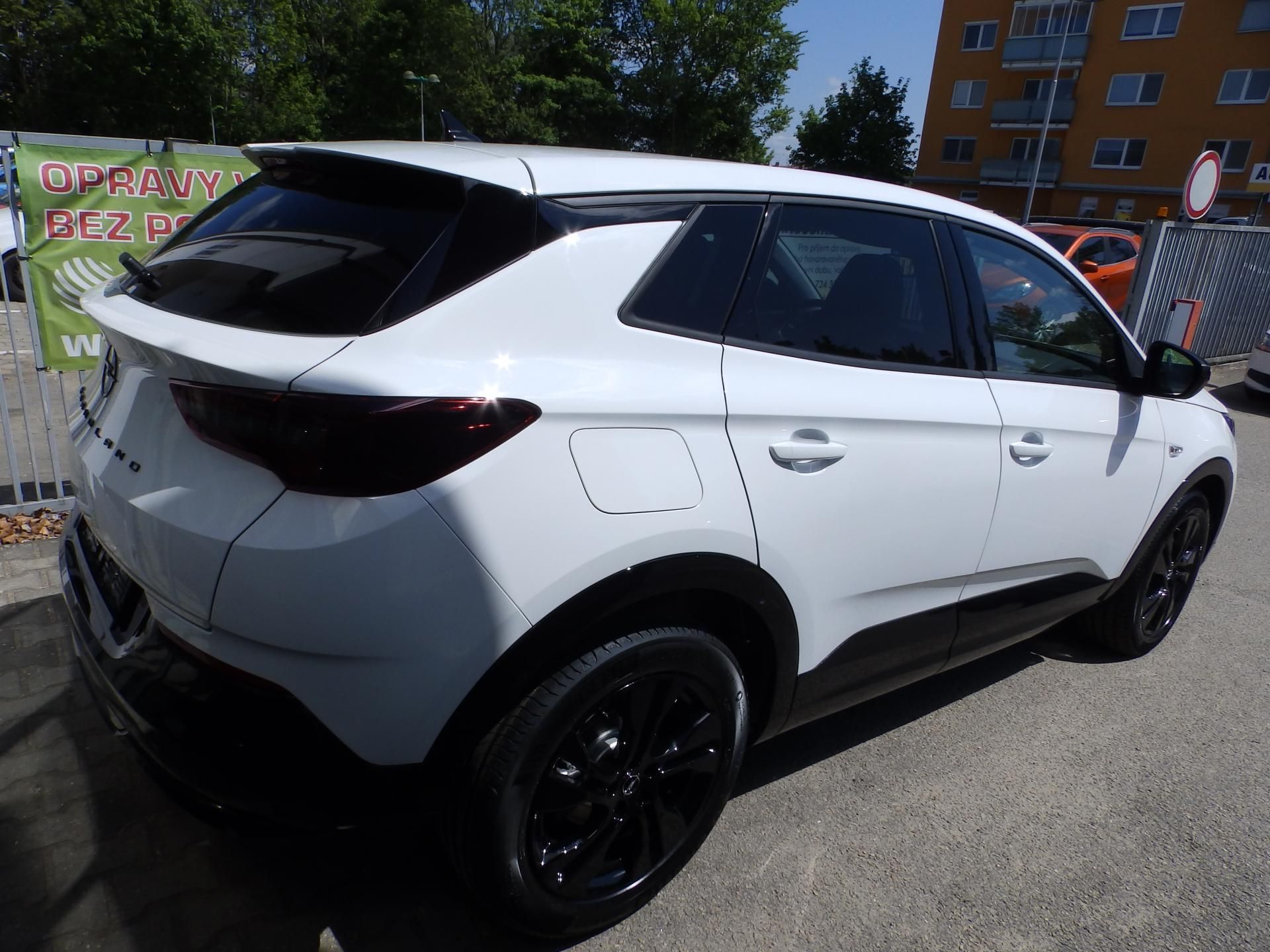 Opel Grandland, 1.2Turbo 96kW - fotka 5