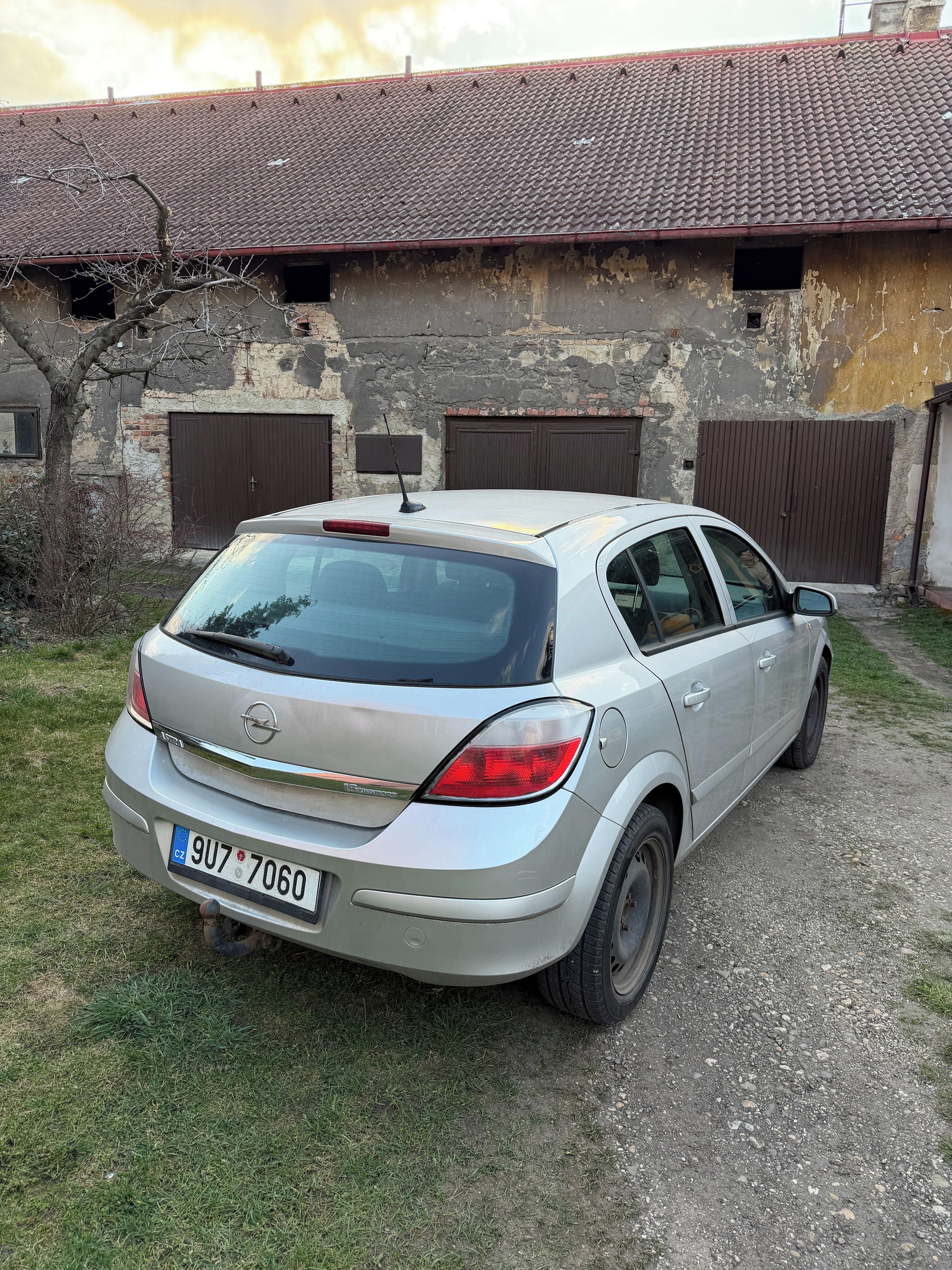 Opel Astra, 1.6 benzin - fotka 4