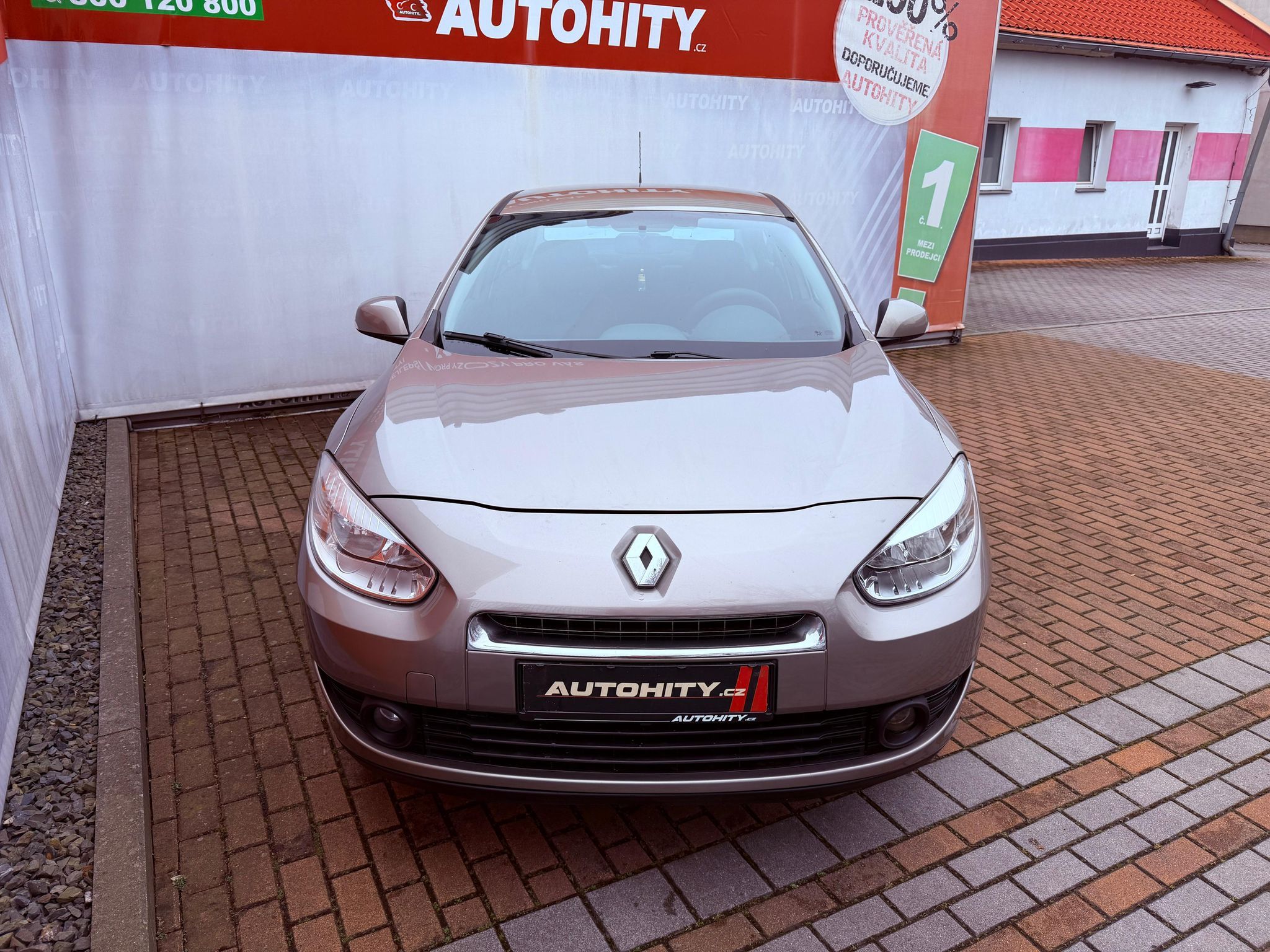 Renault Fluence, 1.6 16V, ČR - fotka 2