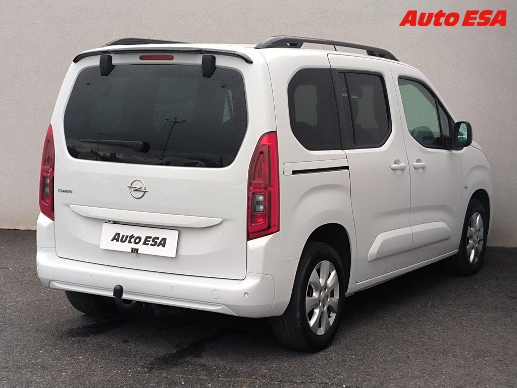 Opel Combo, 1.5CDTi,2.maj,ČR,Elegance - fotka 4