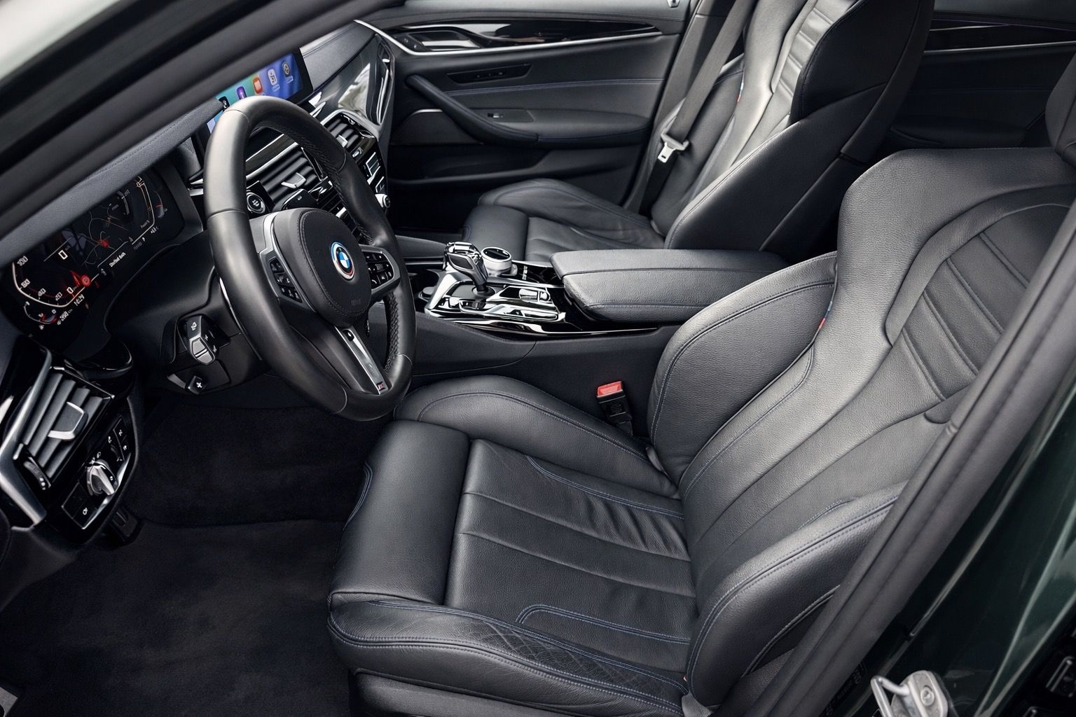 BMW Řada 5, M550i Záruka 2027 - fotka 4