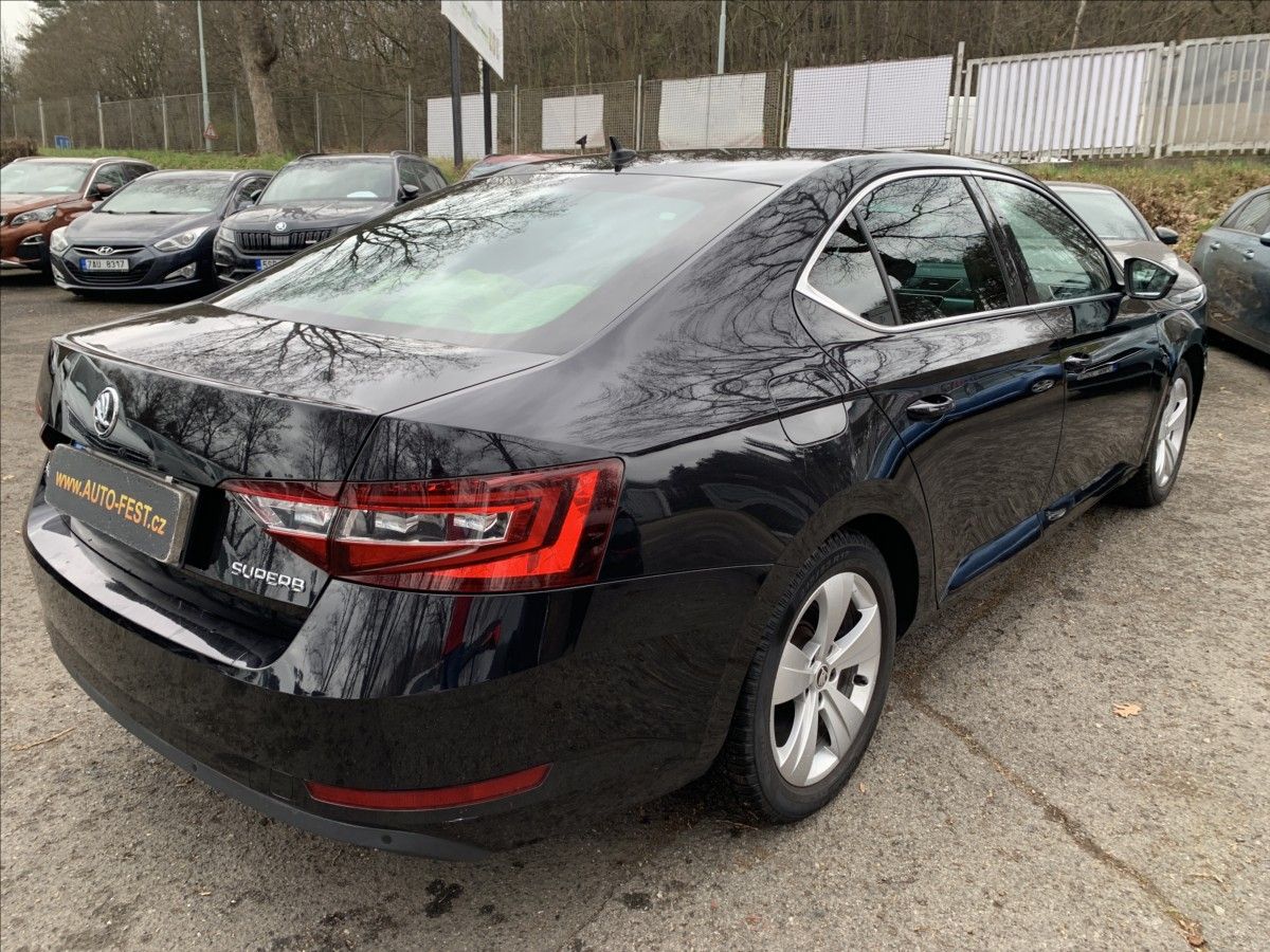 Škoda Superb, 1,5 TSI,ČR - fotka 5