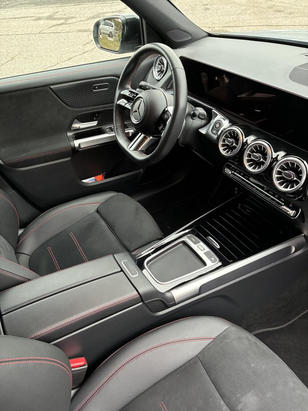 Mercedes-Benz GLB, 200d 4MATIC - fotka 6