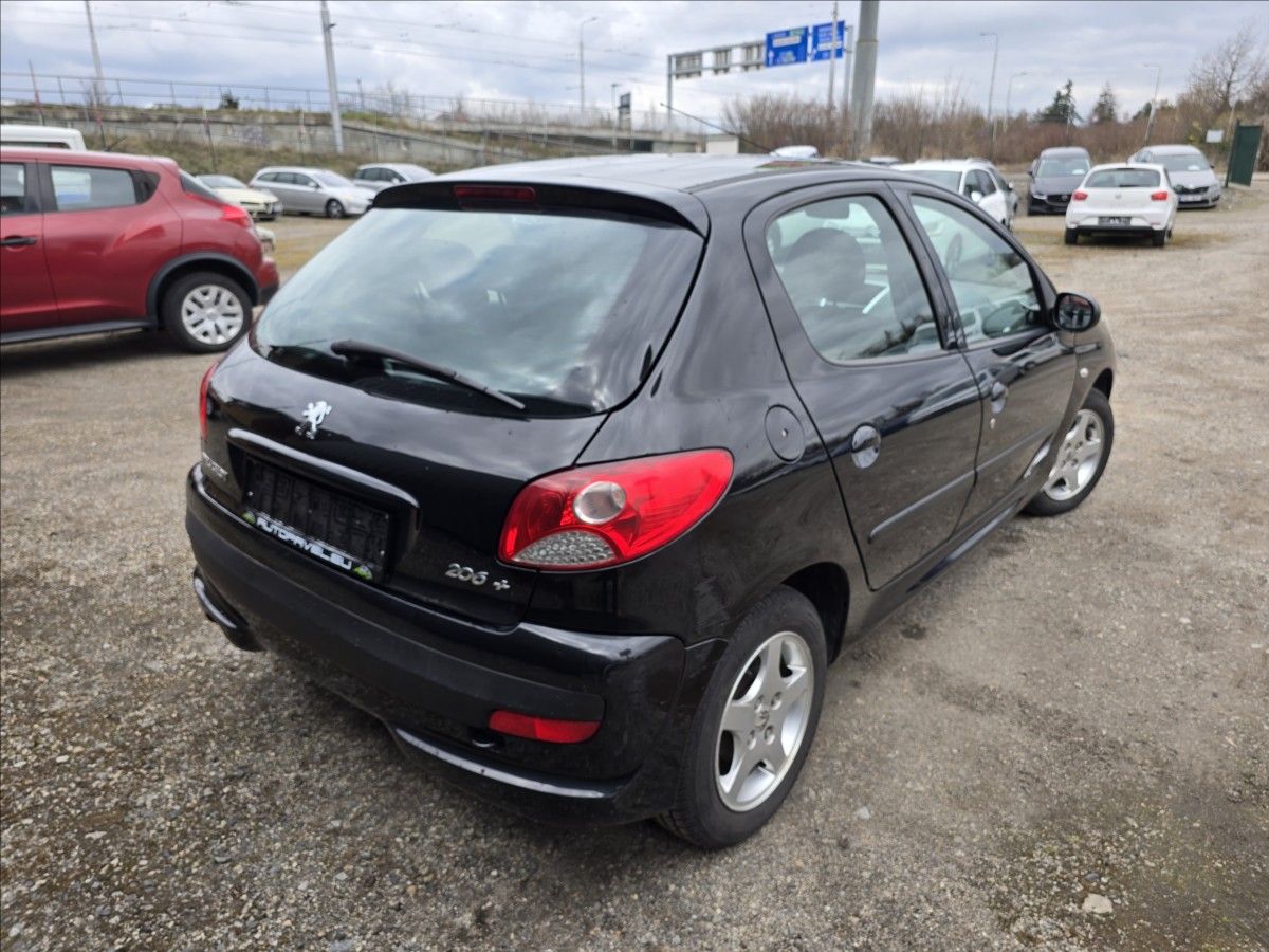 Peugeot 206, 1,1 + TRENDY - fotka 5