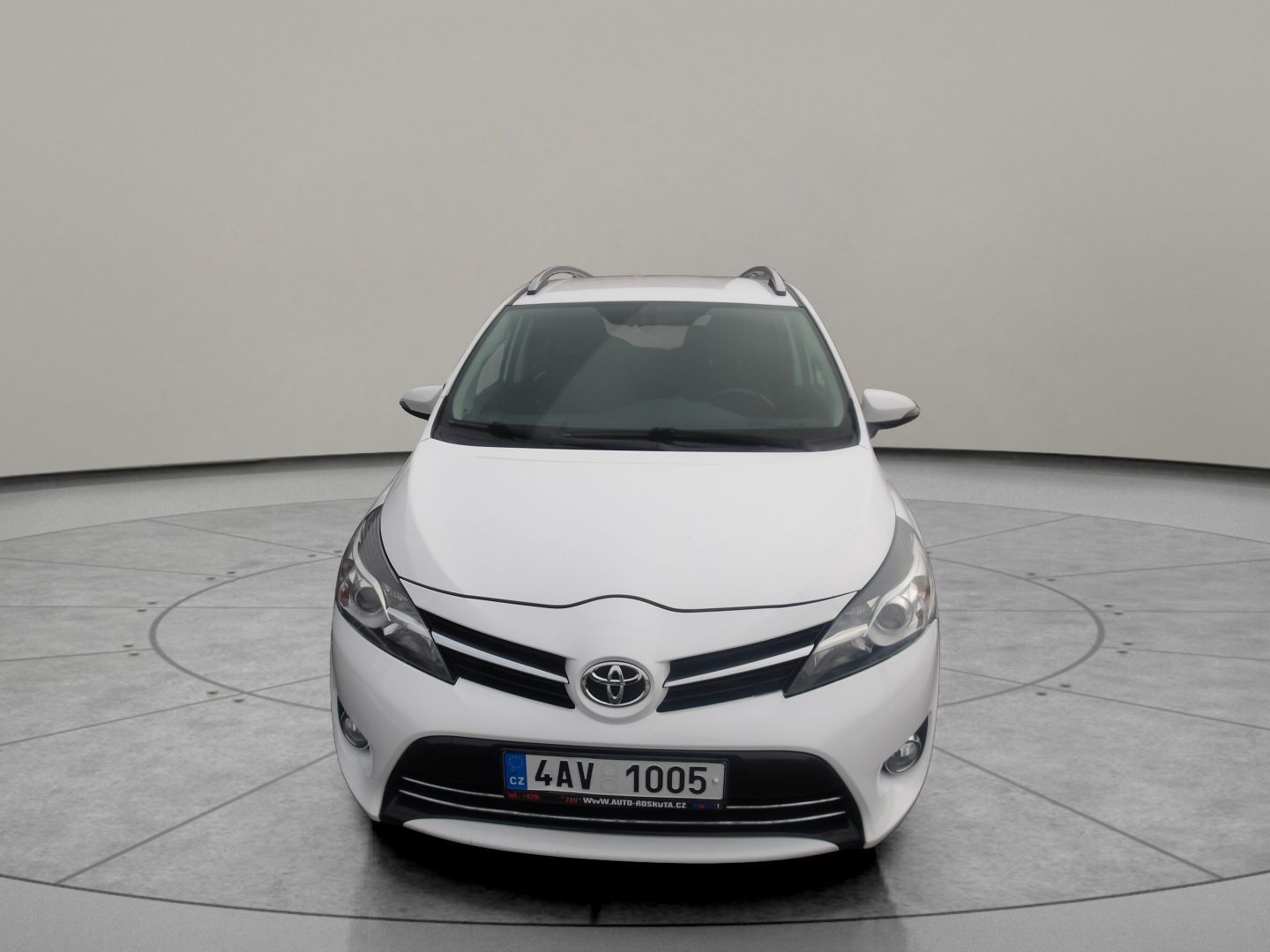 Toyota Verso, 1,6 D4D 82kW Nové v ČR! 2xkola - fotka 3