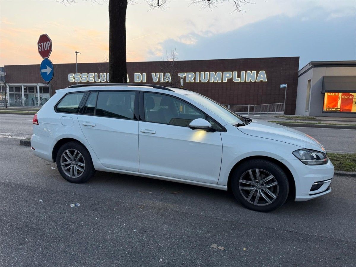 Volkswagen Golf, 2,0 TDi 110kw DSG Radar LED po - fotka 2