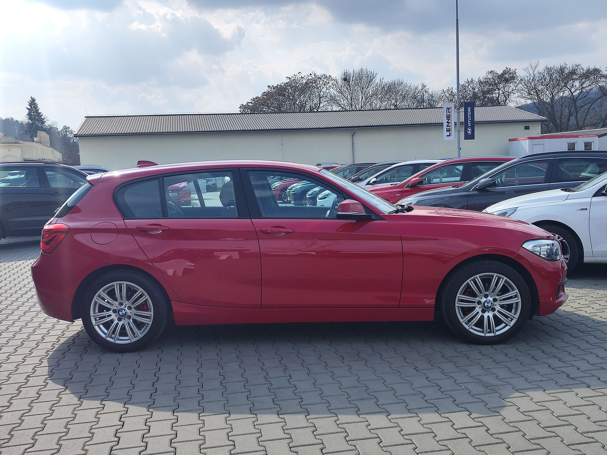 BMW Řada 1, 118i Advantage ČR - fotka 4