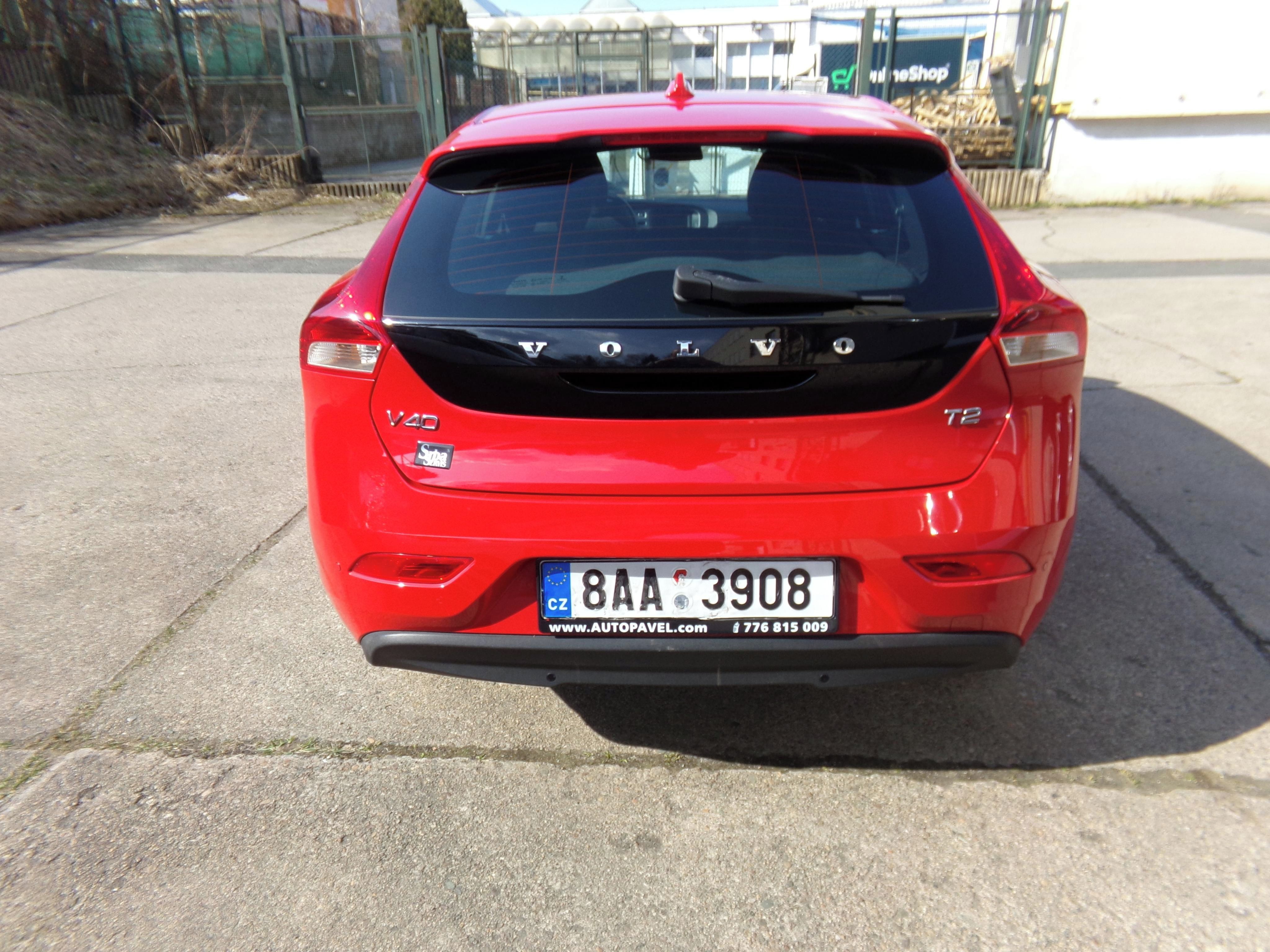 Volvo V40, 2.0 - fotka 3